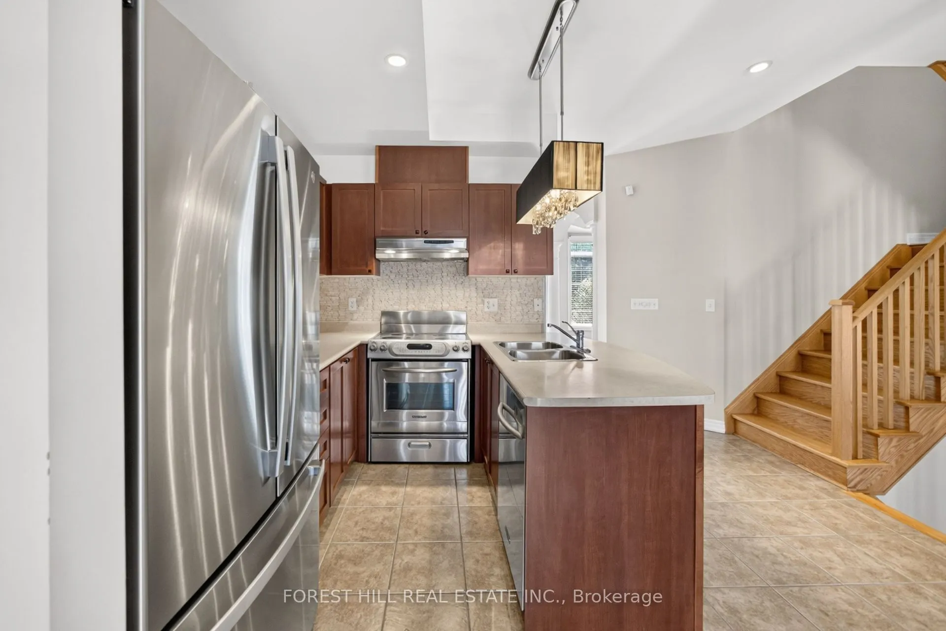 3549 Eglinton Avenue W