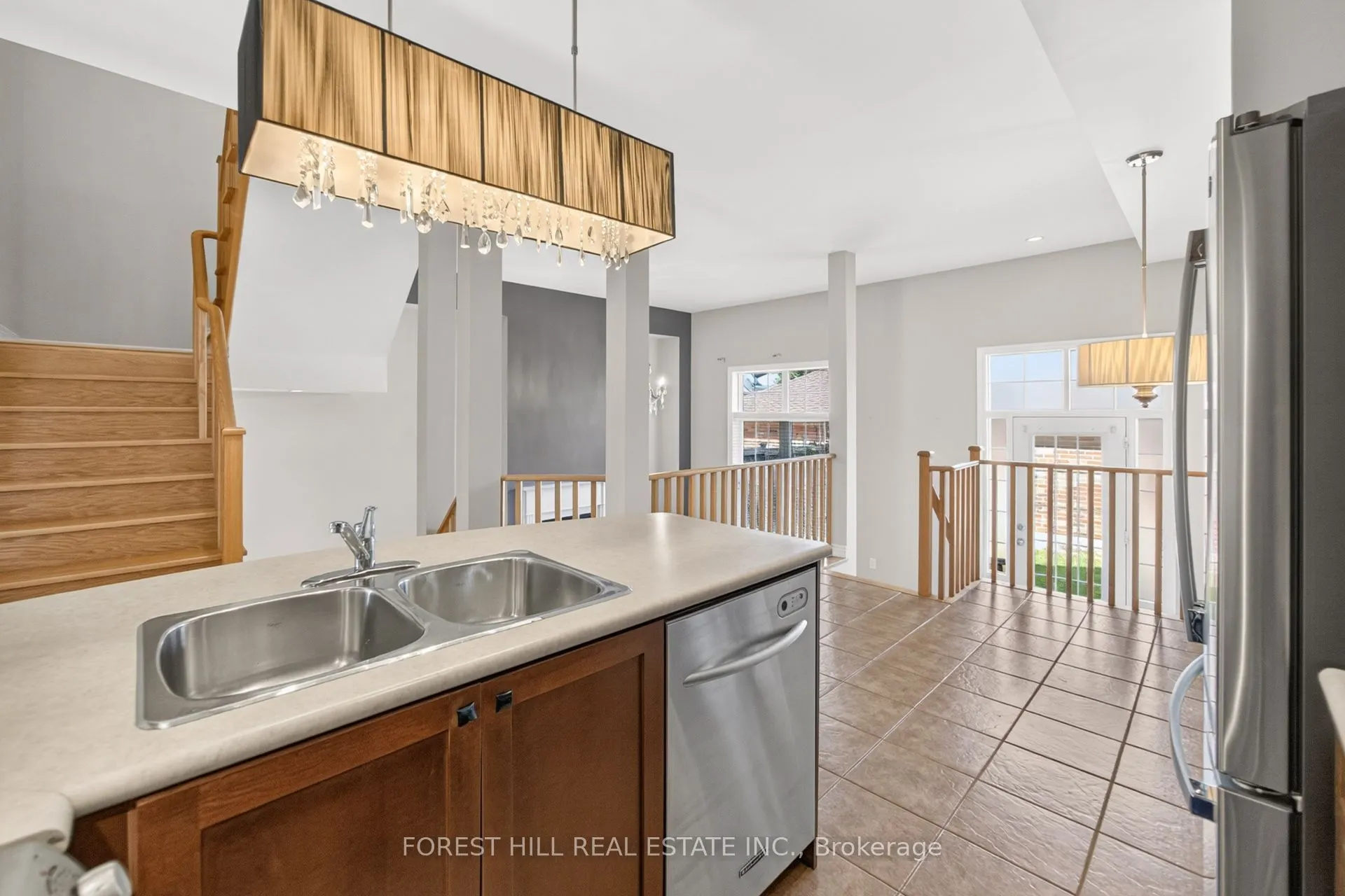 3549 Eglinton Avenue W