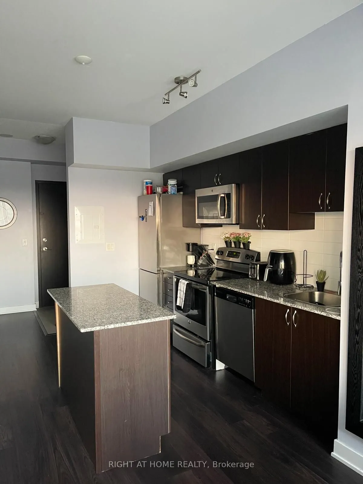11 Superior Avenue #810
