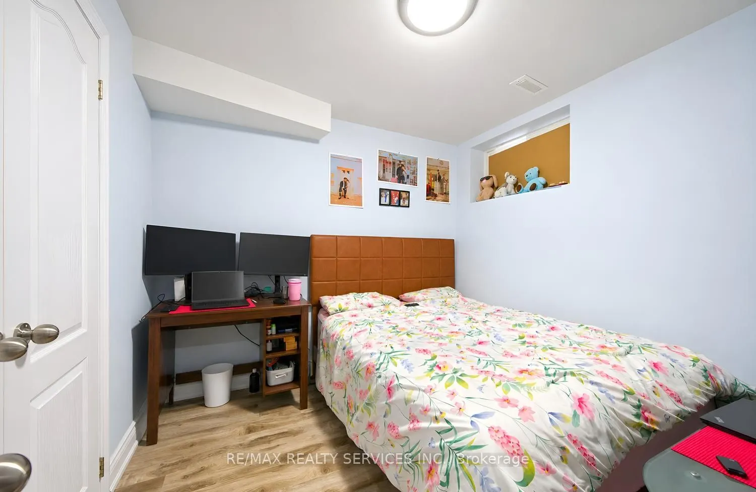 5 Nimrod Crescent W