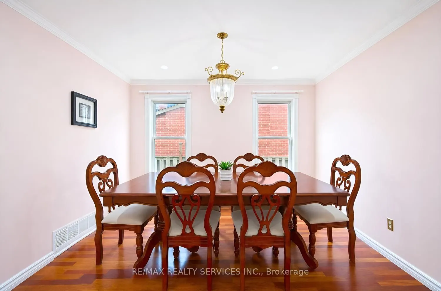 5 Nimrod Crescent W