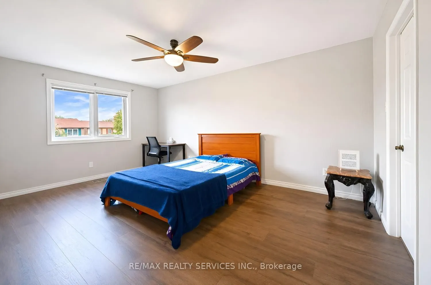 5 Nimrod Crescent W