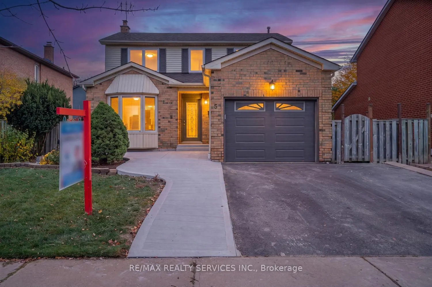 5 Nimrod Crescent W