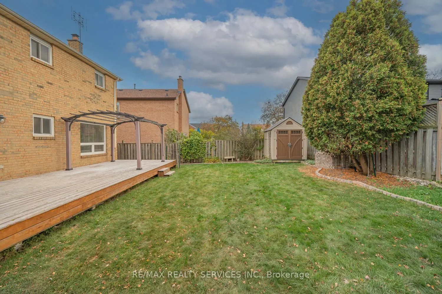5 Nimrod Crescent W