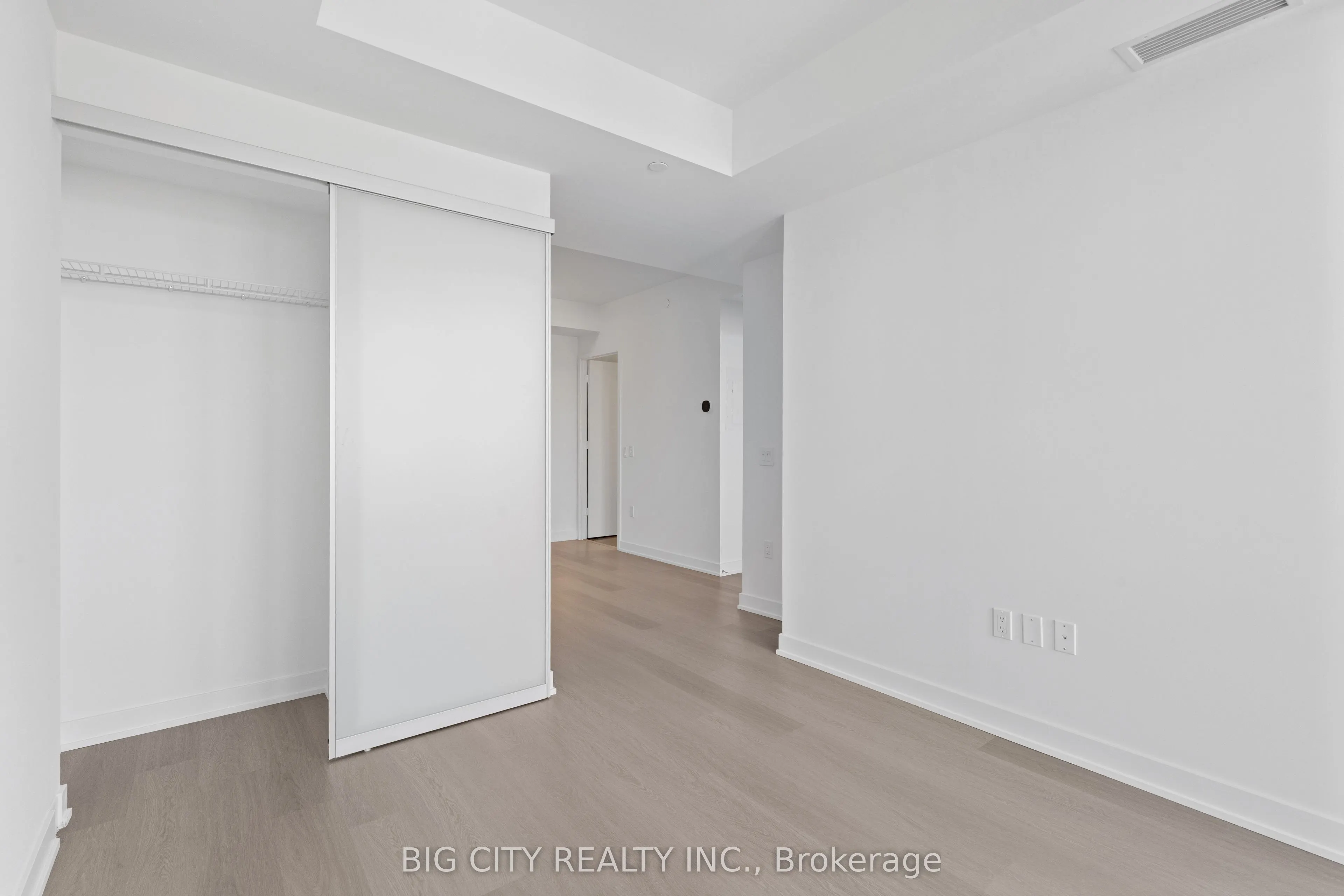 448 Burnhamthrope Road W #3003
