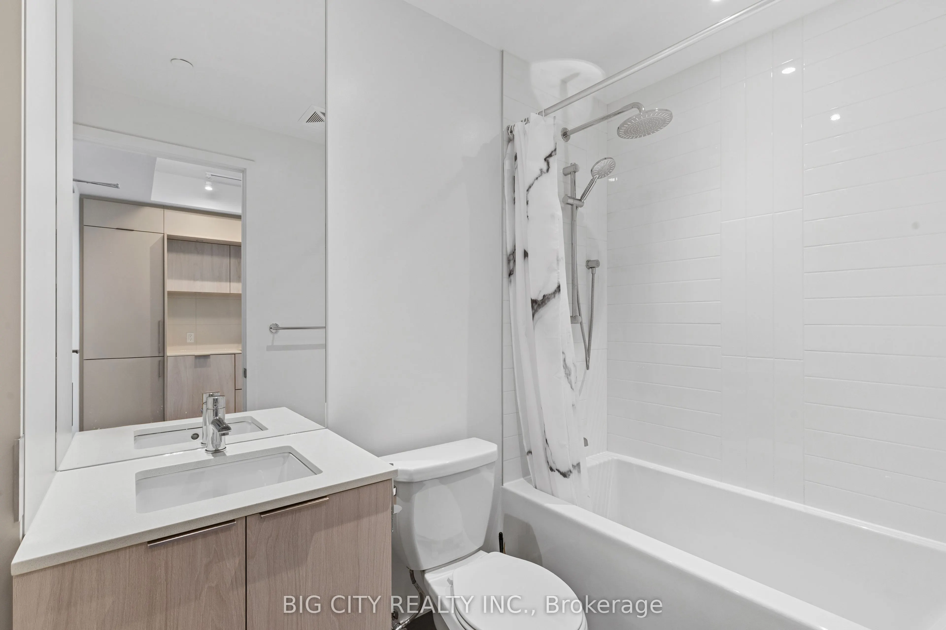 448 Burnhamthrope Road W #3003