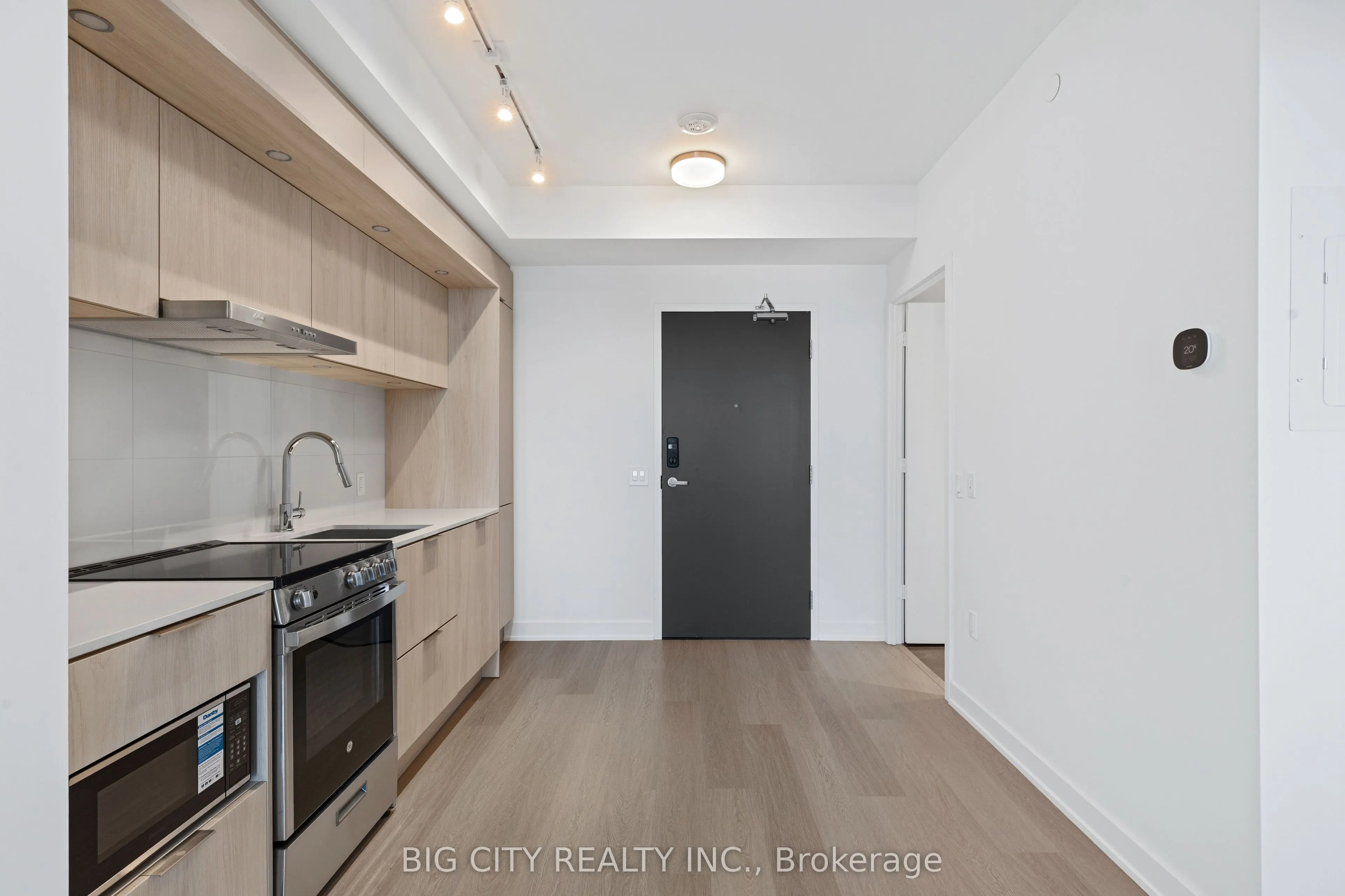 448 Burnhamthrope Road W #3003