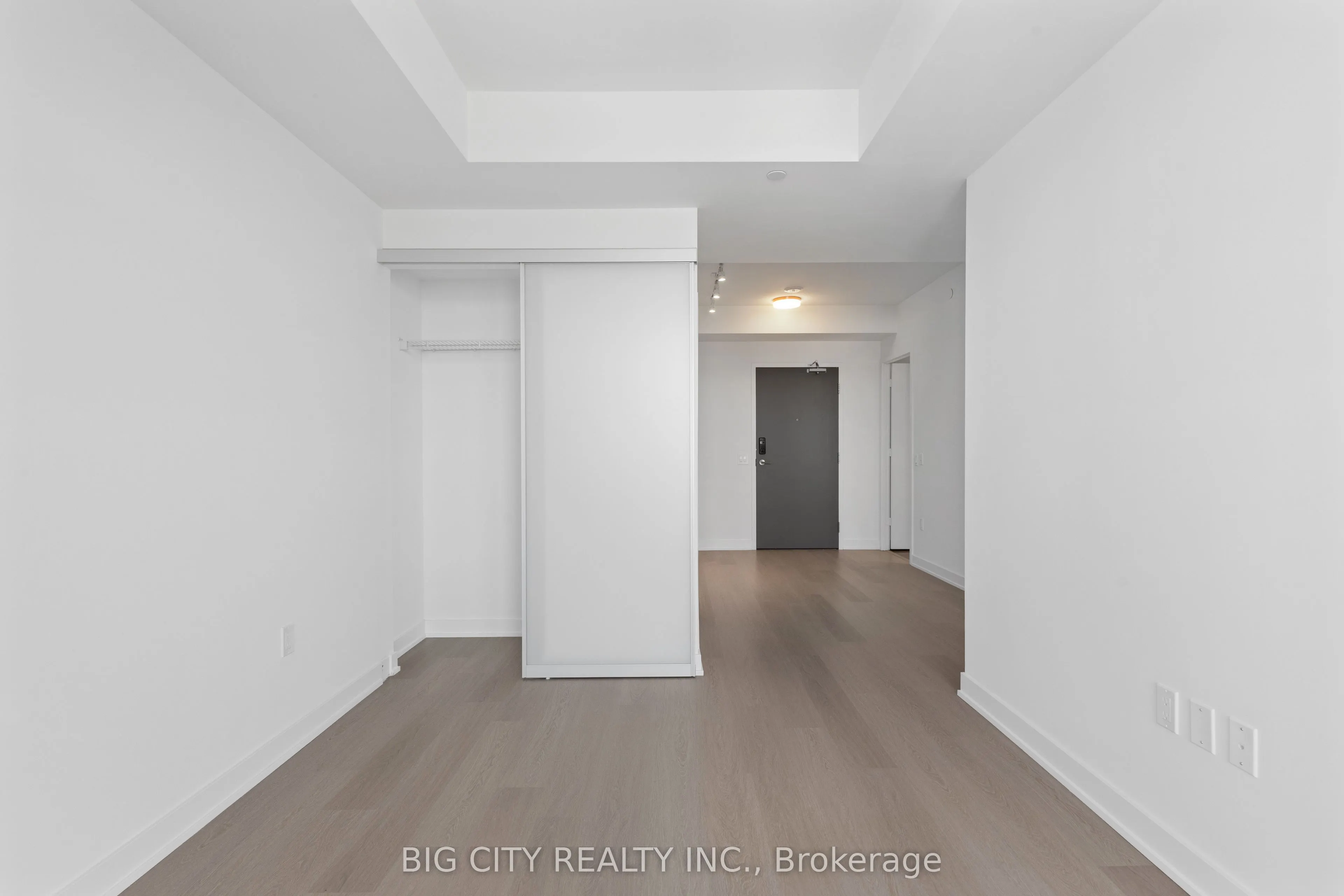 448 Burnhamthrope Road W #3003