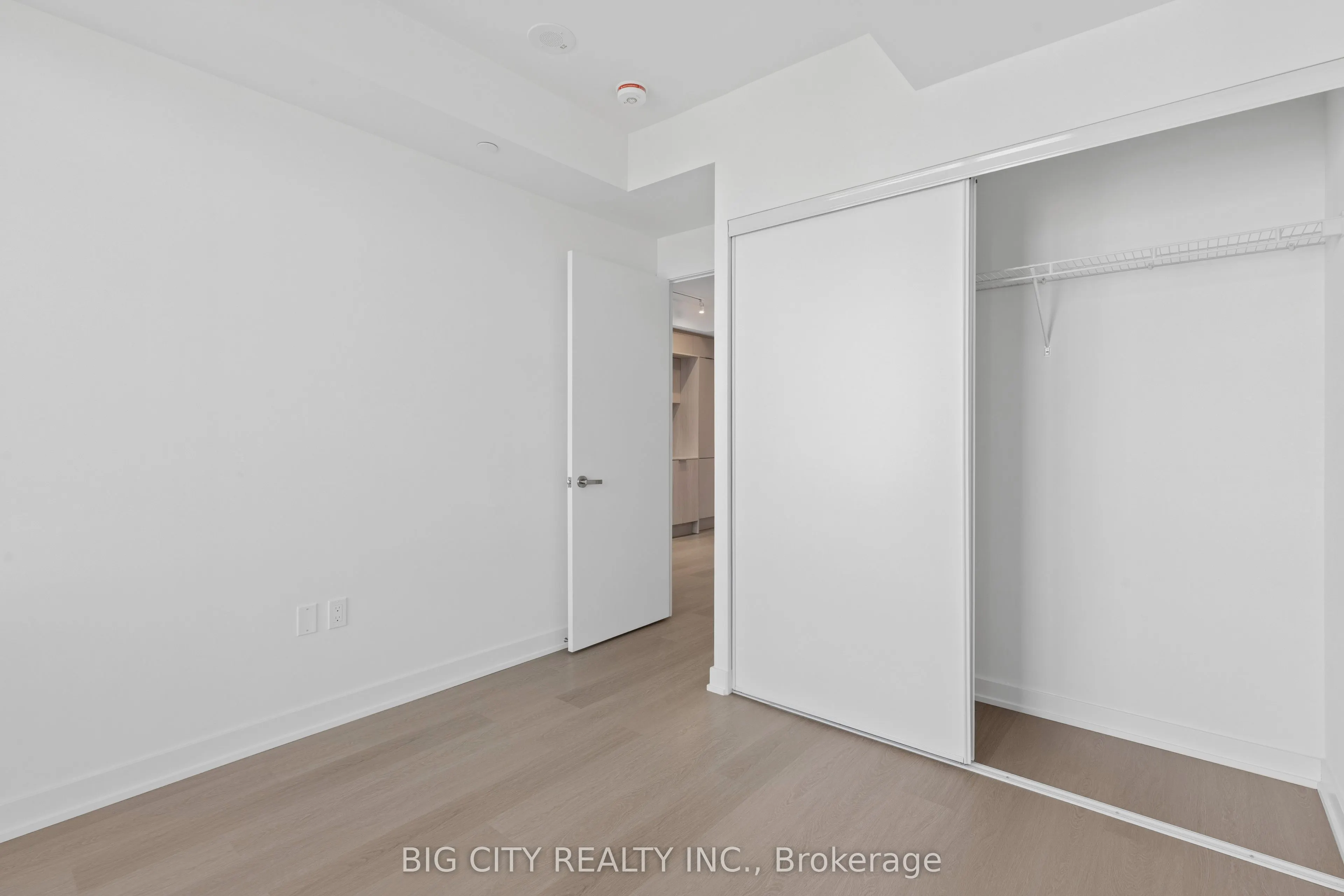 448 Burnhamthrope Road W #3003