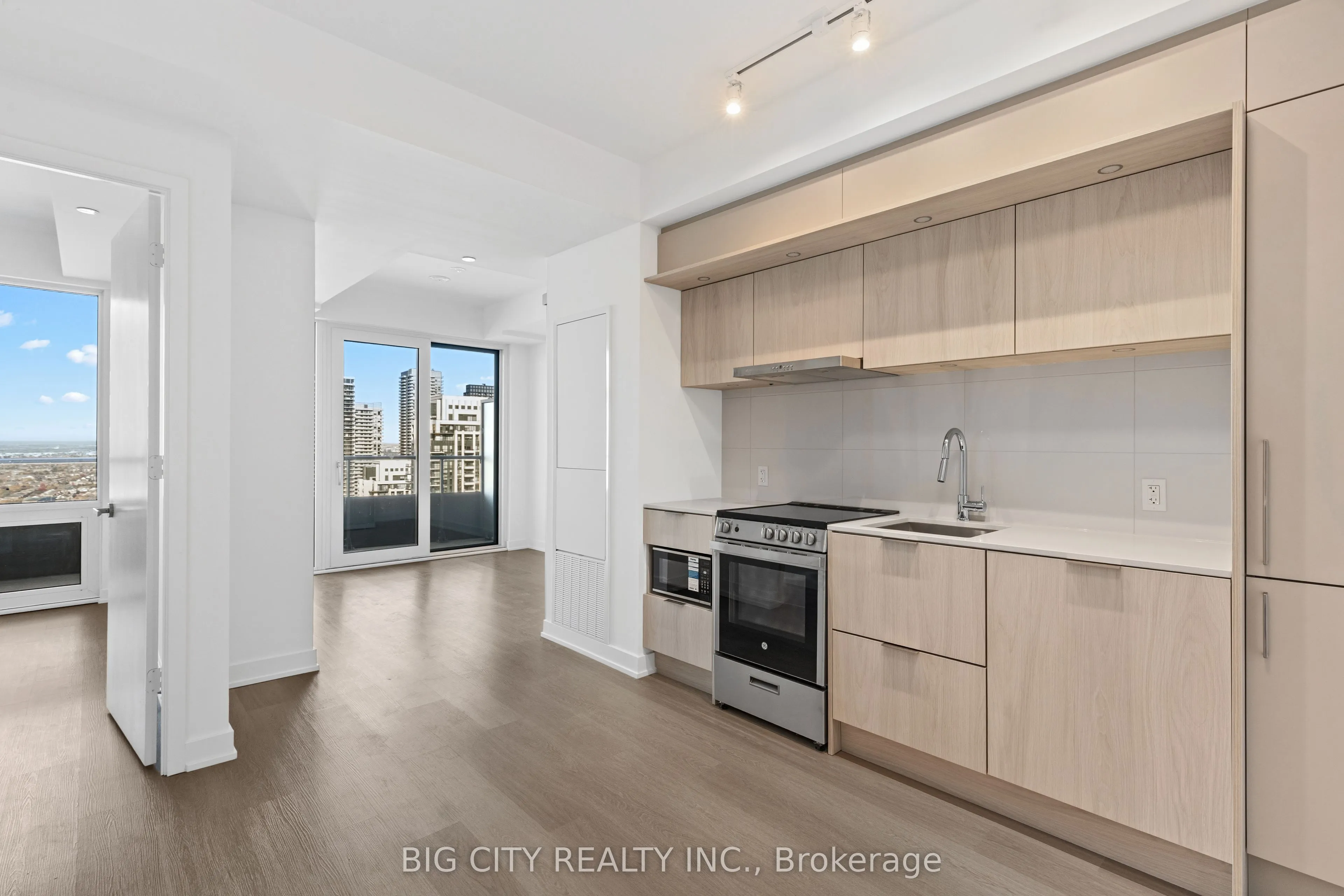 448 Burnhamthrope Road W #3003