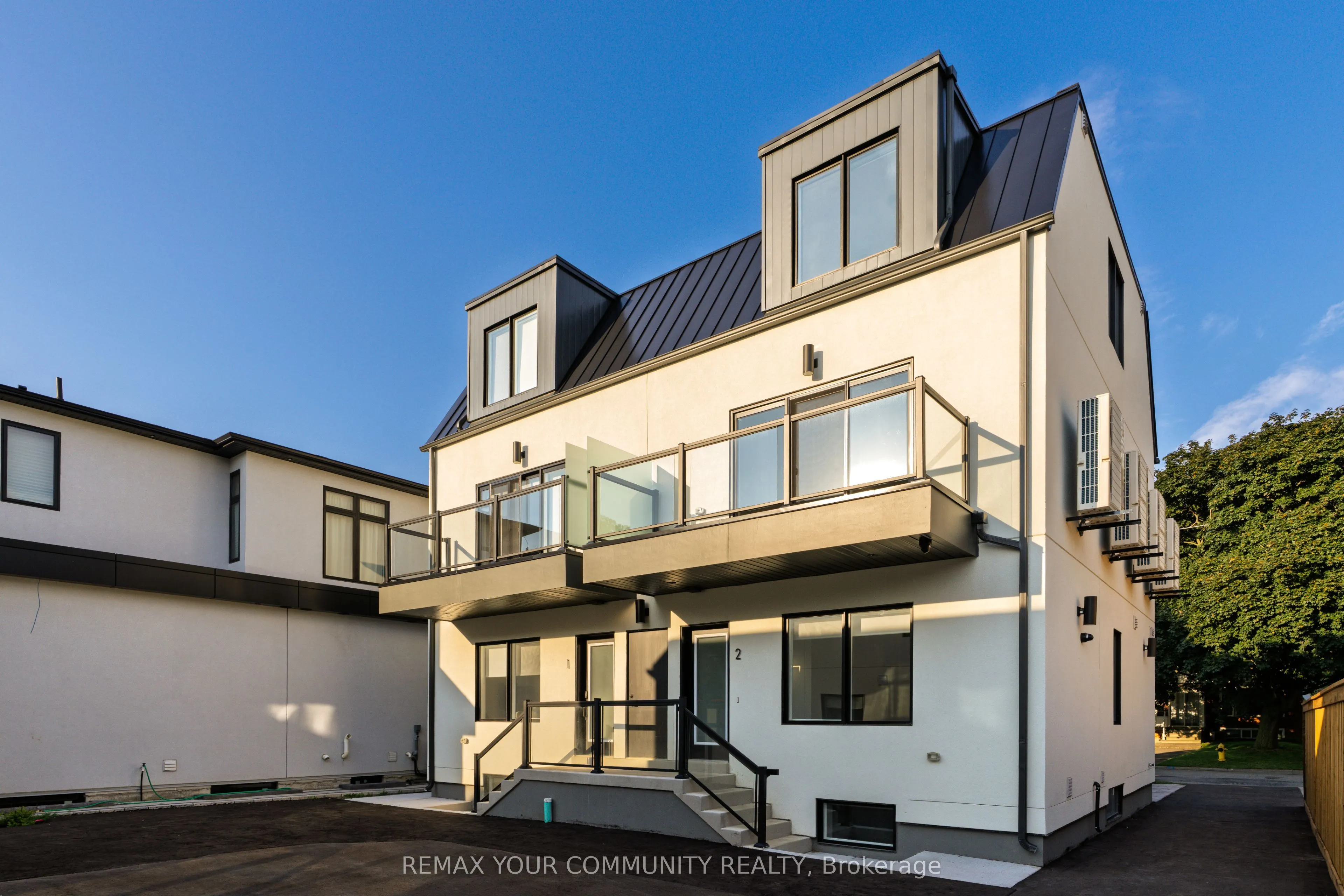 34 Poplar Avenue #2