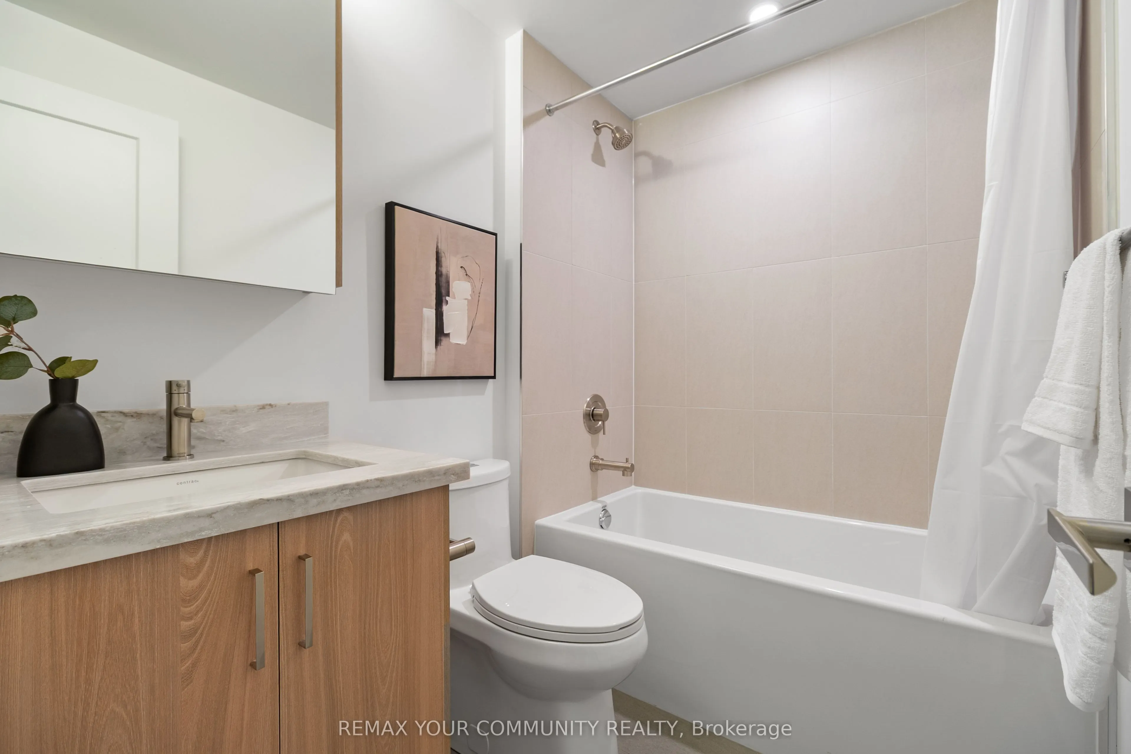34 Poplar Avenue #2