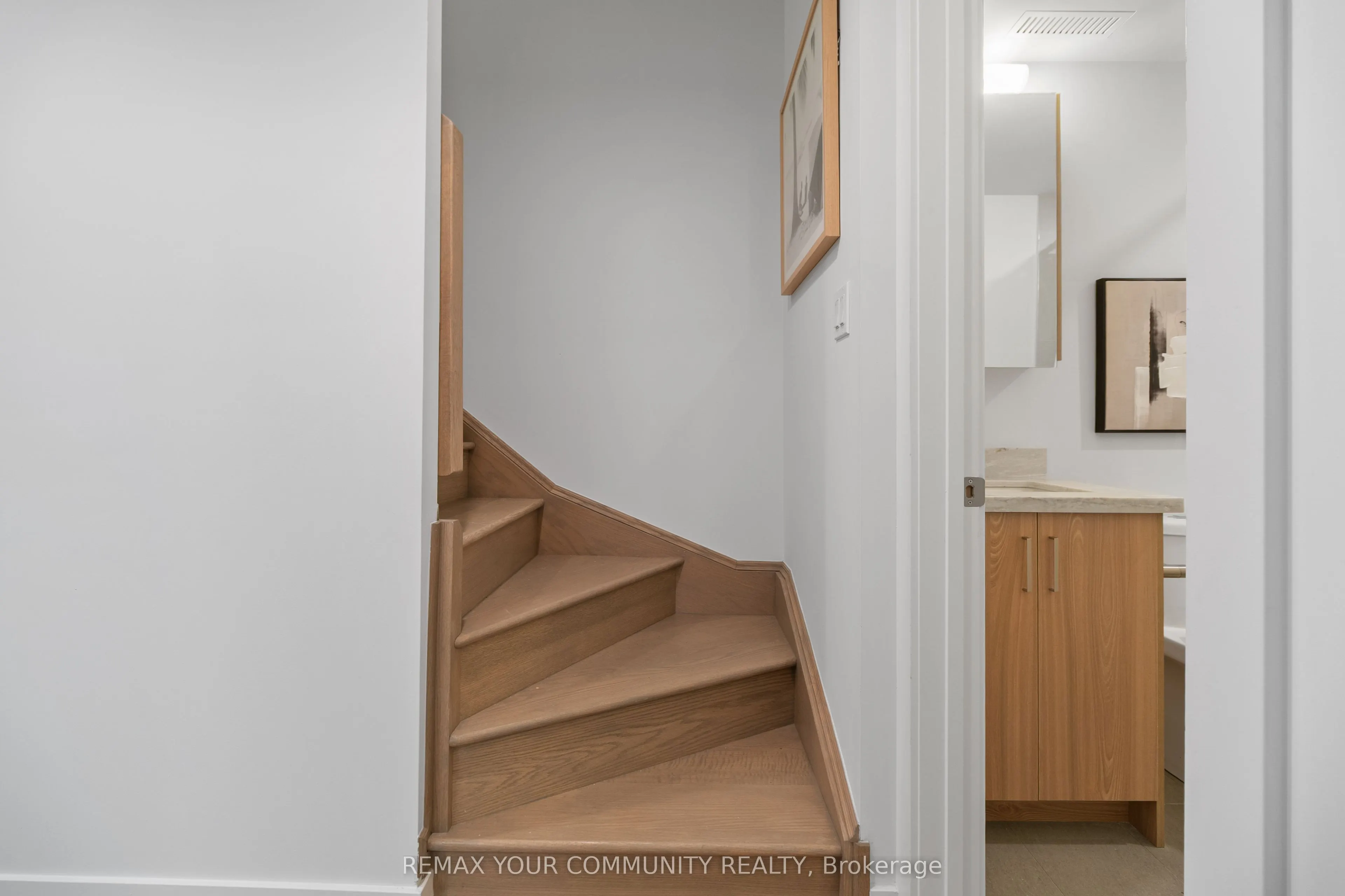 34 Poplar Avenue #2