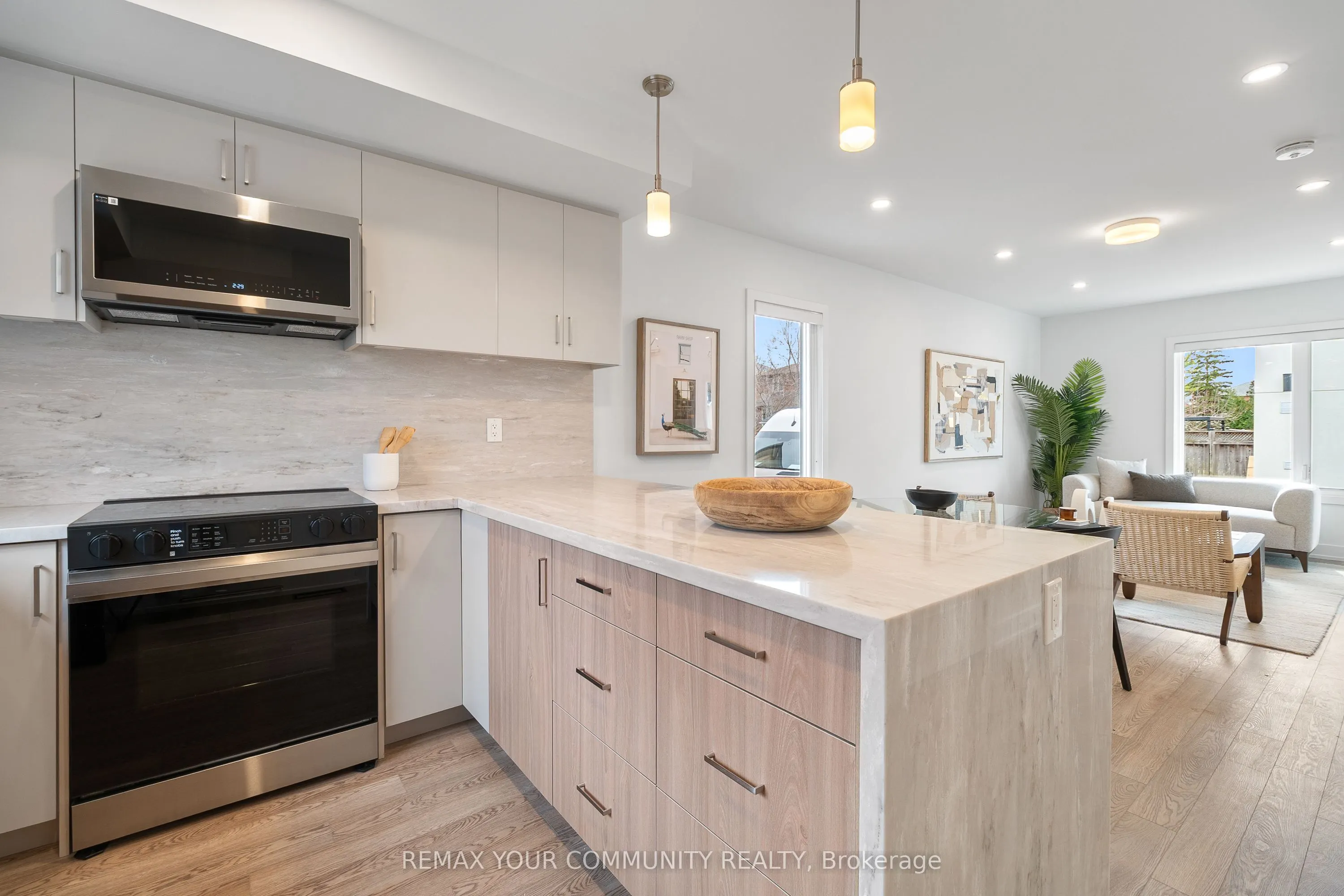 34 Poplar Avenue #2
