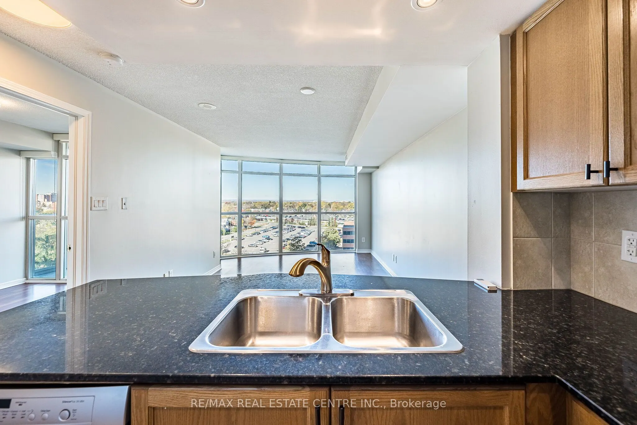 9 George Street N #901