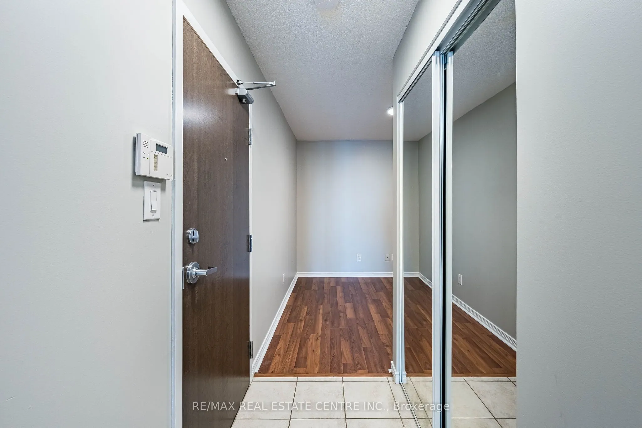 9 George Street N #901