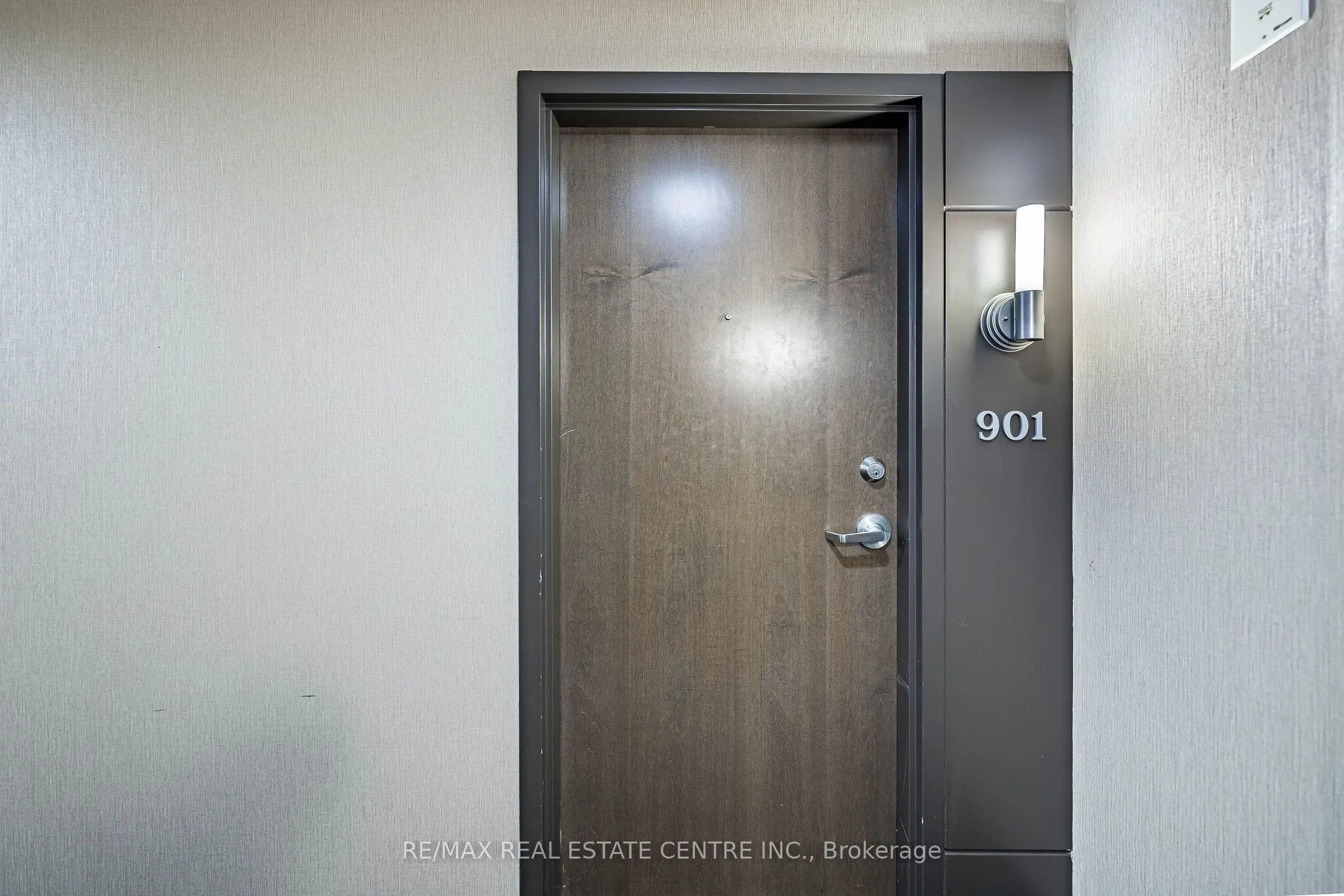 9 George Street N #901