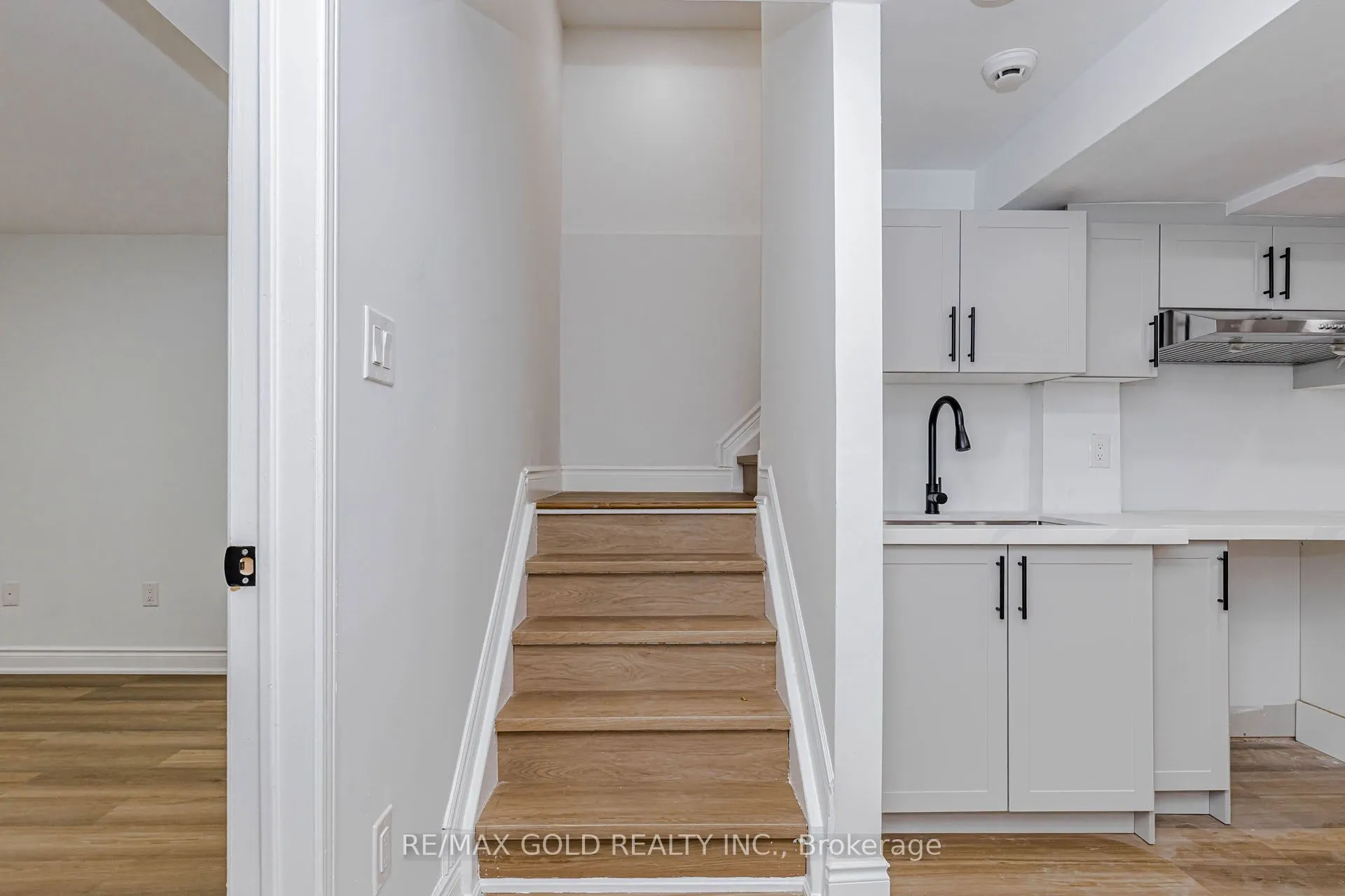 1 Orangegrove Drive