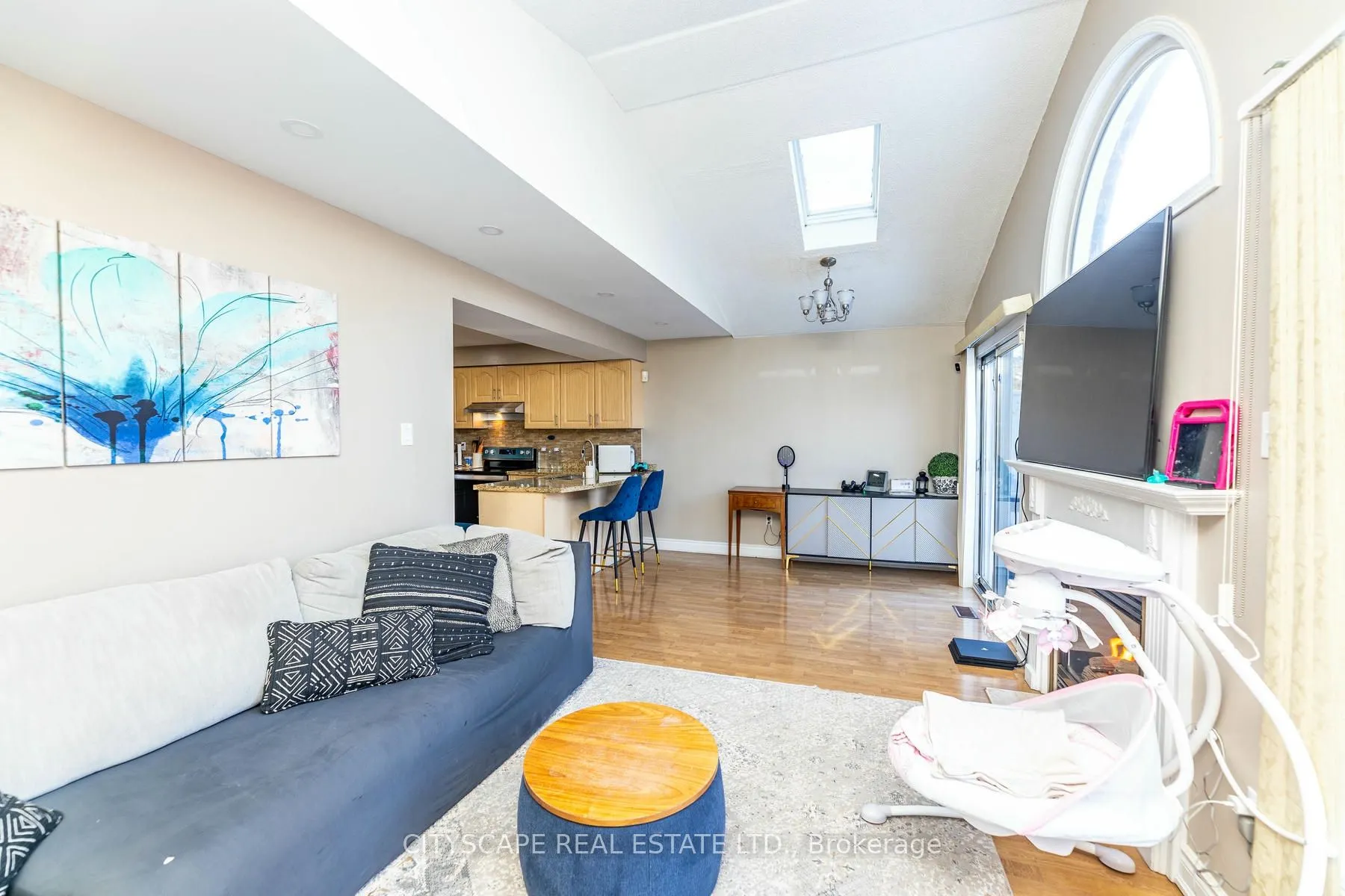 28 Furrows End