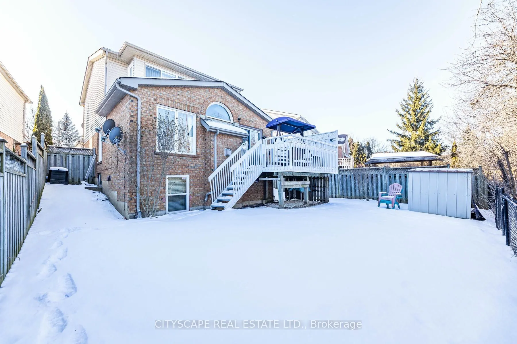 28 Furrows End