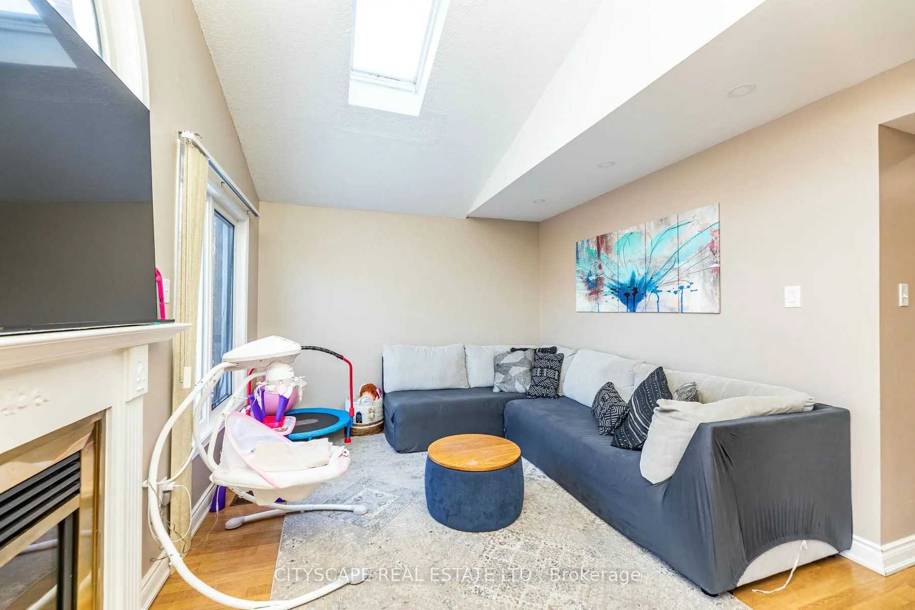 28 Furrows End