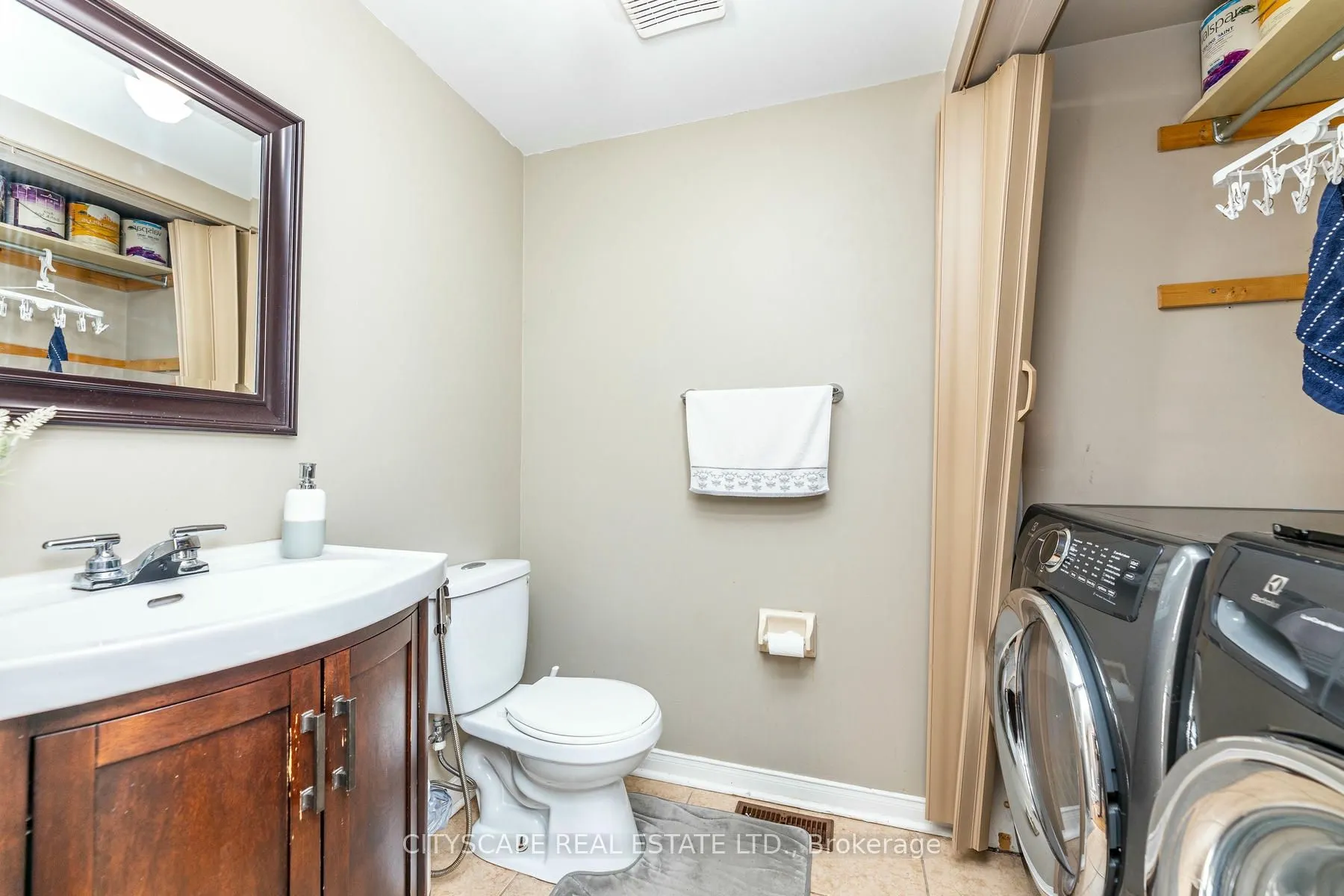 28 Furrows End