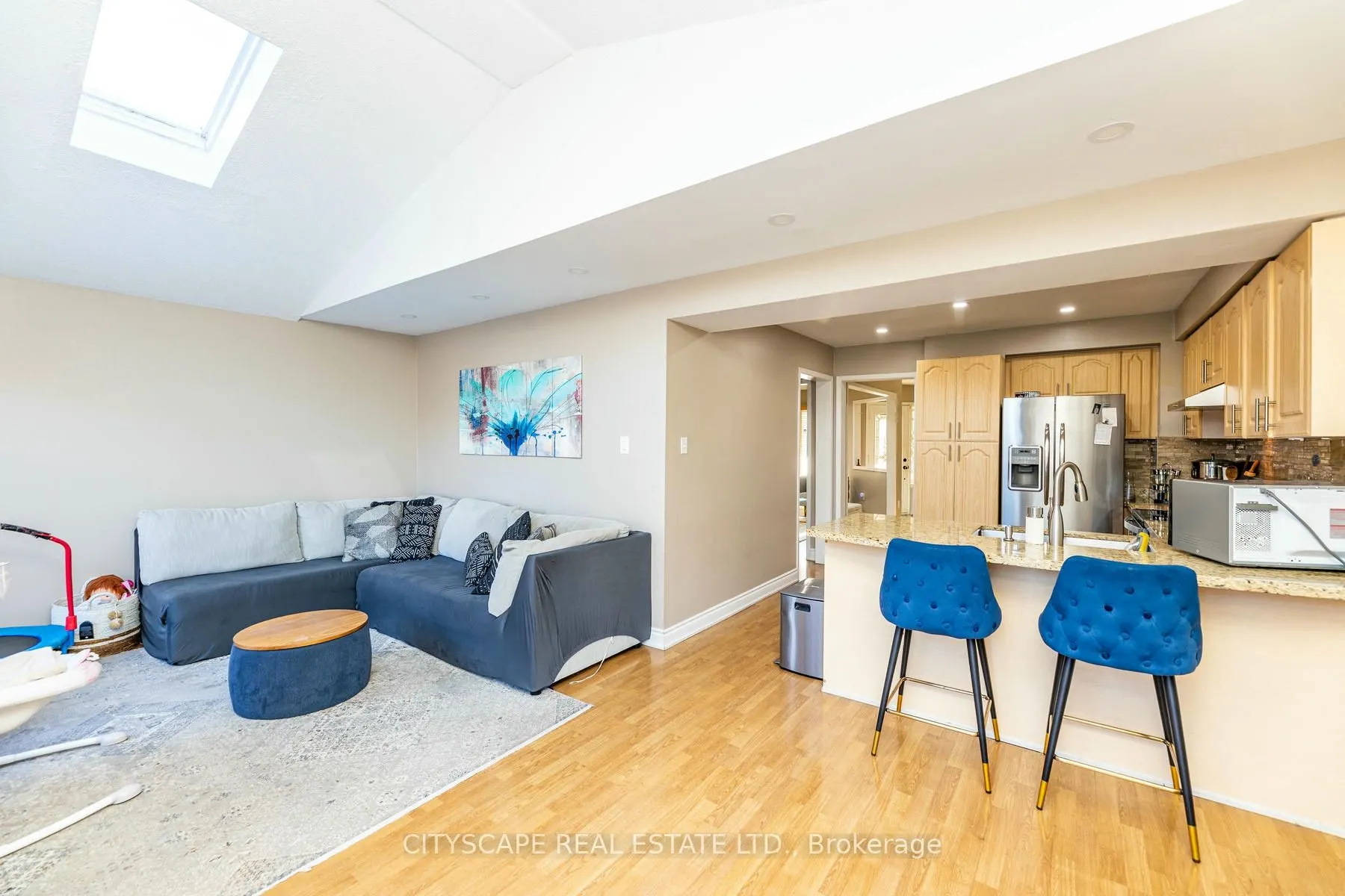 28 Furrows End