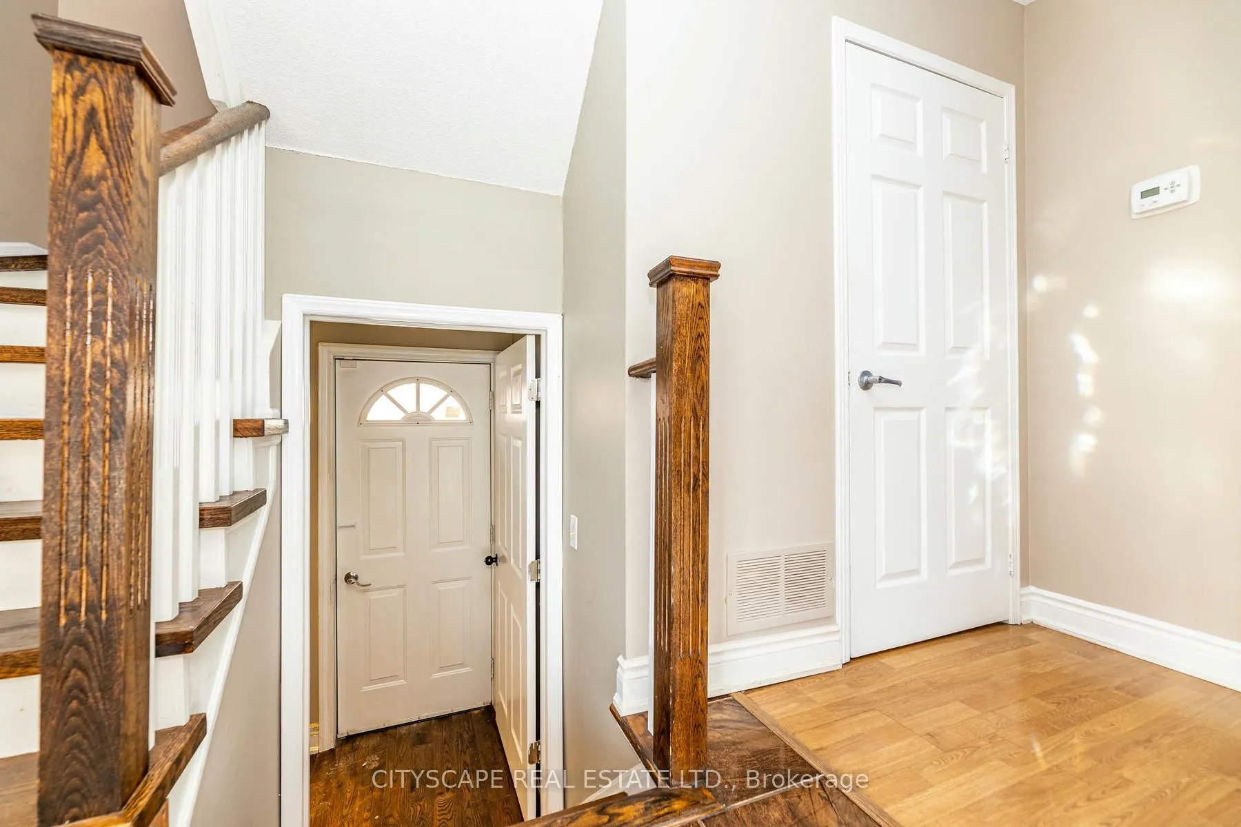 28 Furrows End