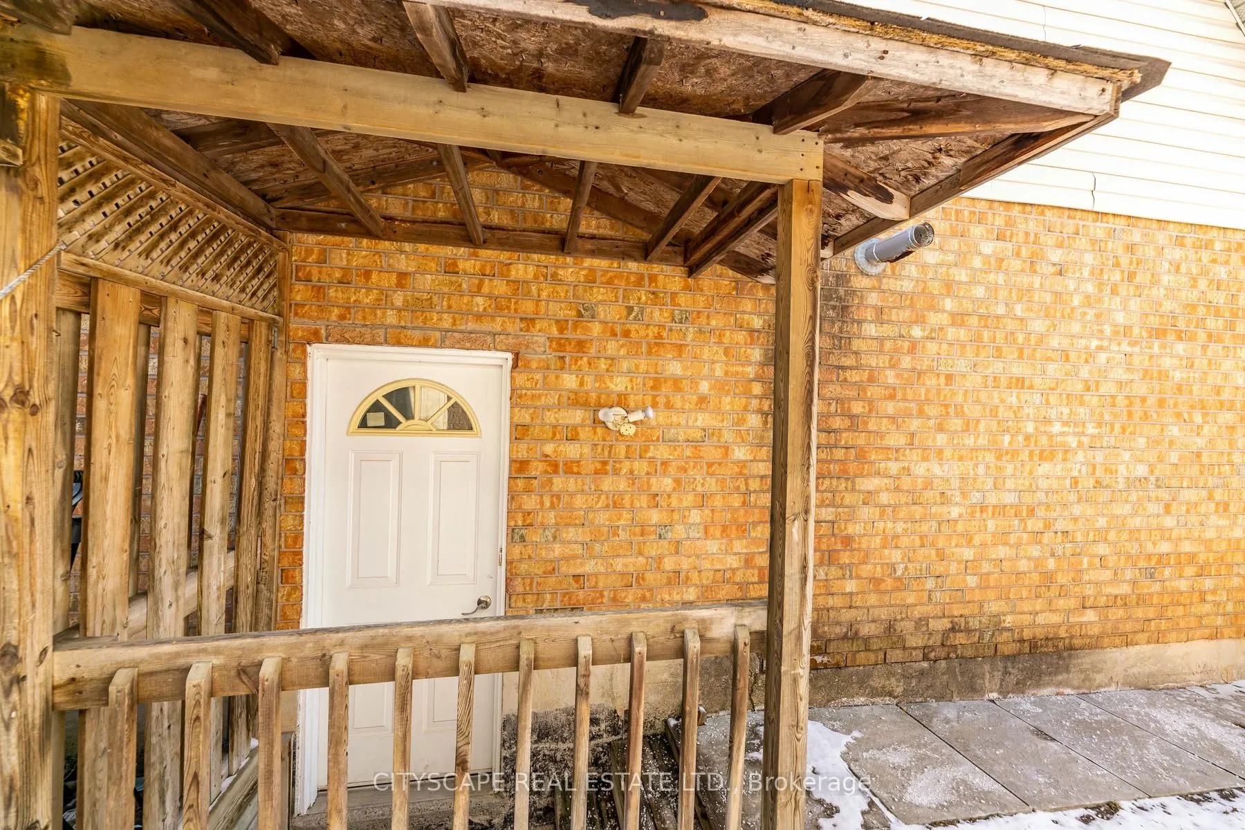 28 Furrows End
