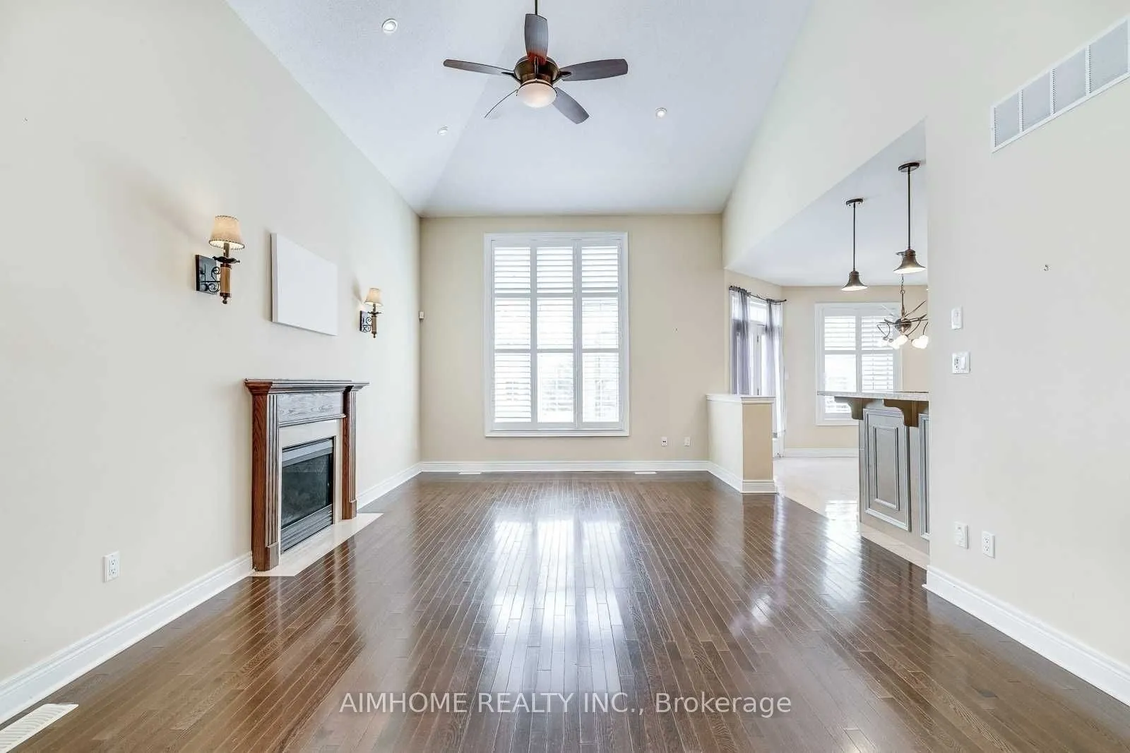 2489 Lyndhurst Drive