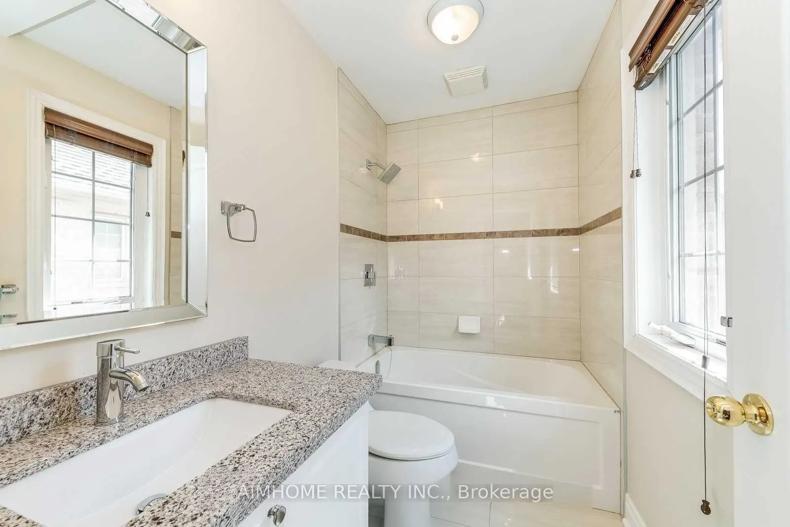 2489 Lyndhurst Drive