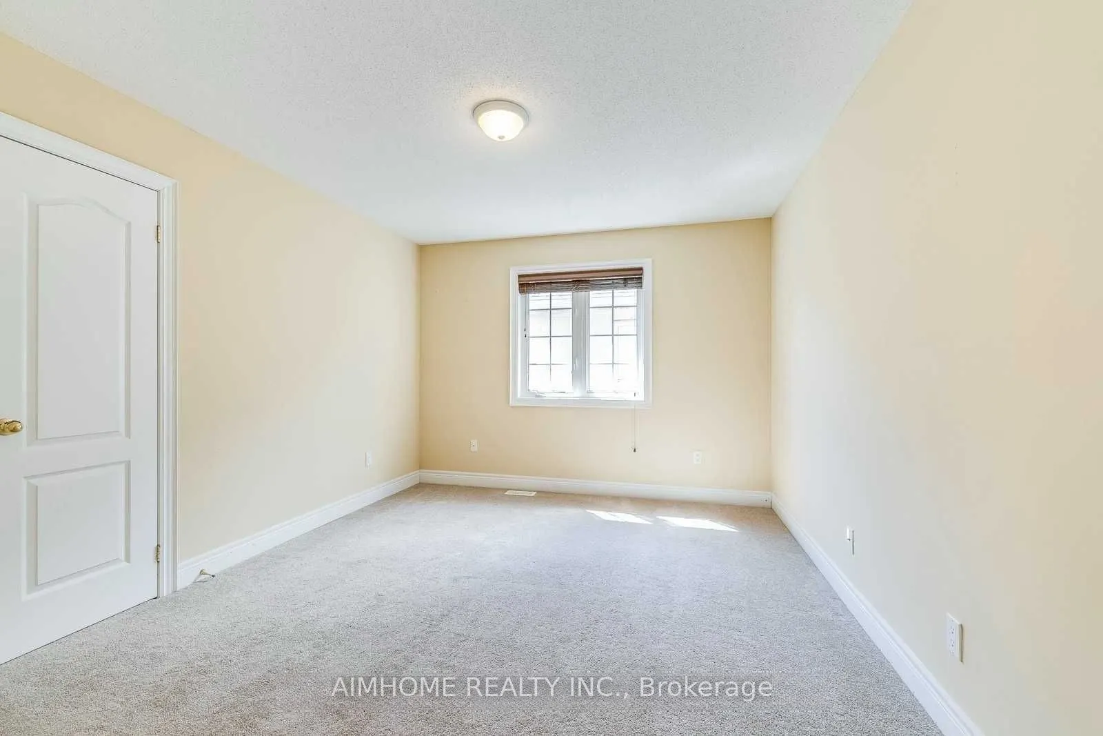 2489 Lyndhurst Drive