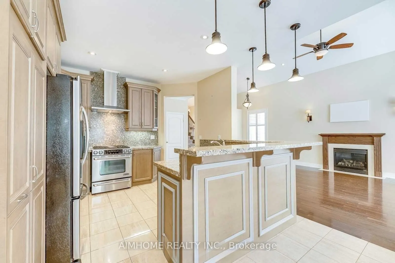 2489 Lyndhurst Drive
