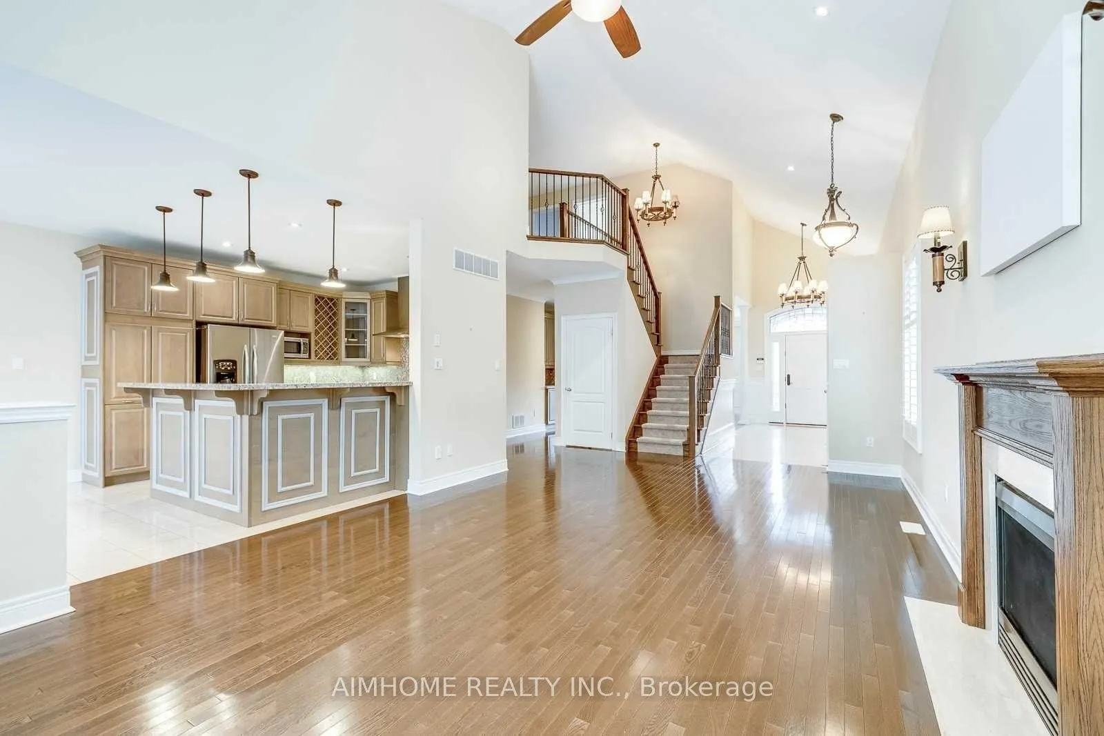 2489 Lyndhurst Drive