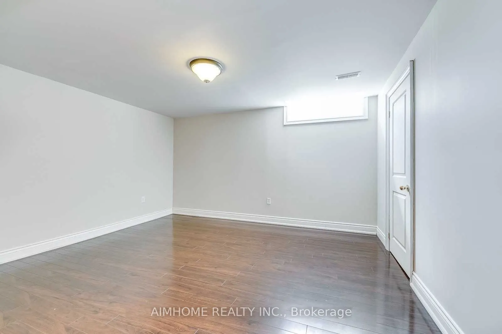 2489 Lyndhurst Drive