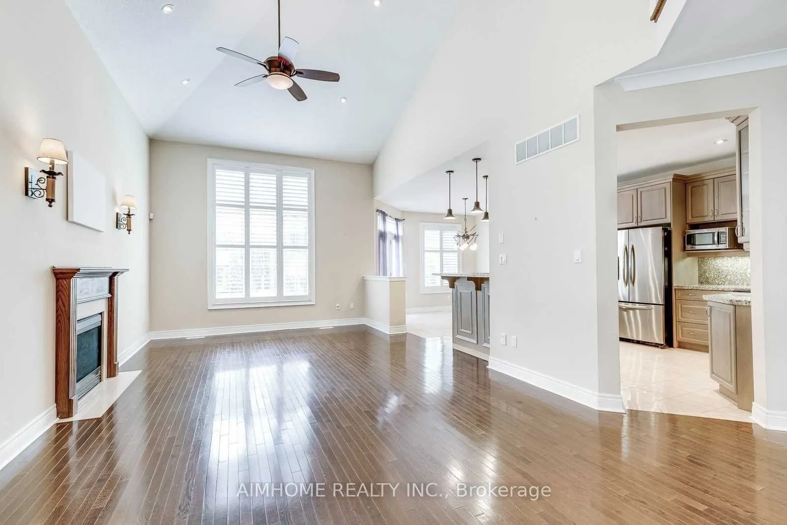 2489 Lyndhurst Drive