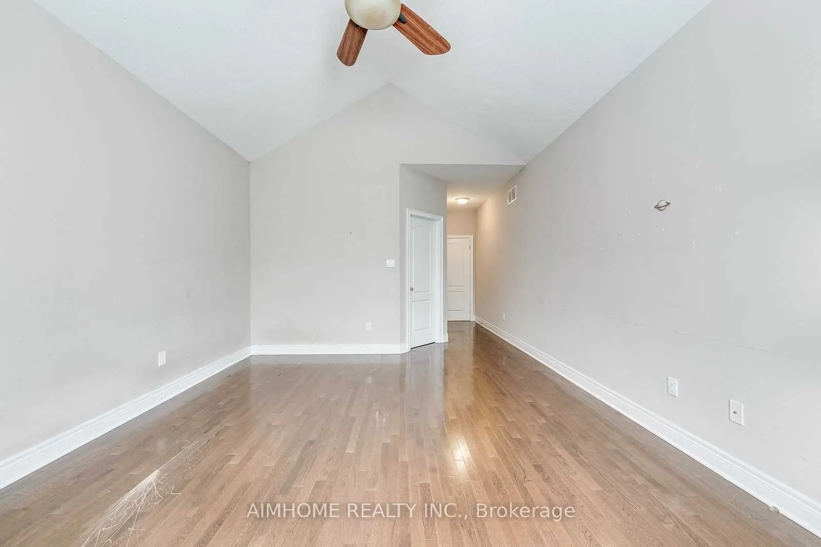 2489 Lyndhurst Drive