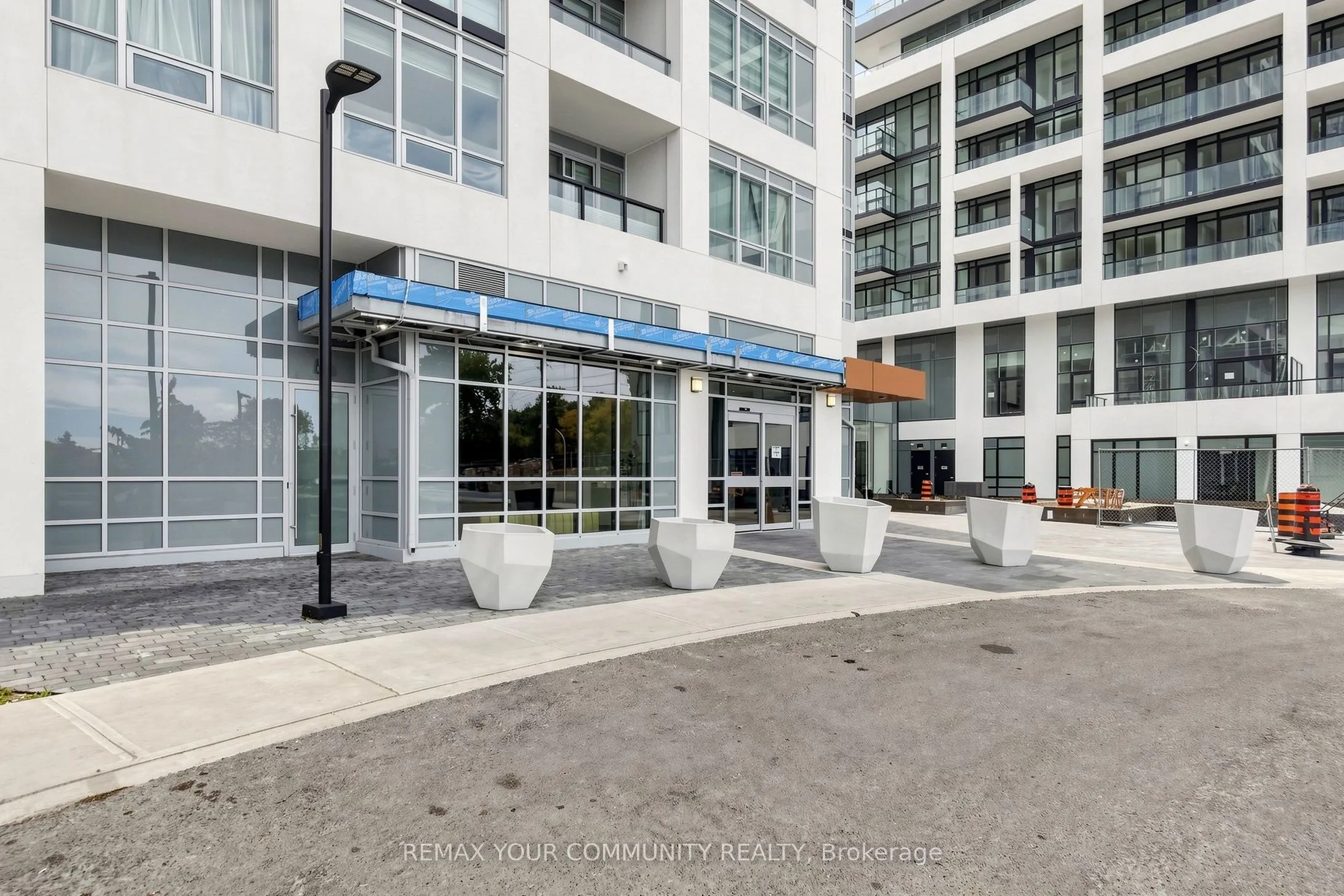 209 Steeles Avenue W #3604
