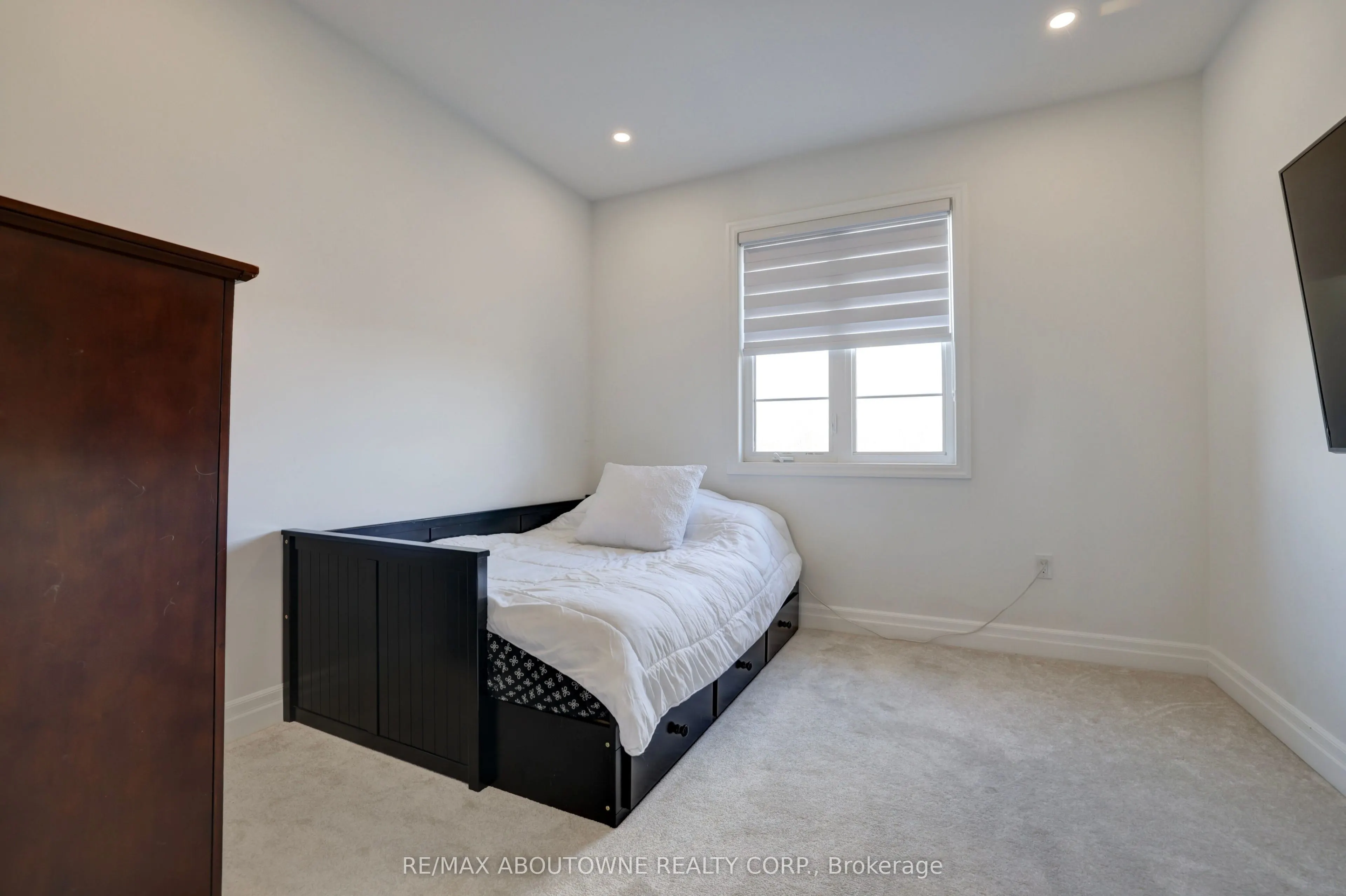 1416 Ford Strathy Crescent