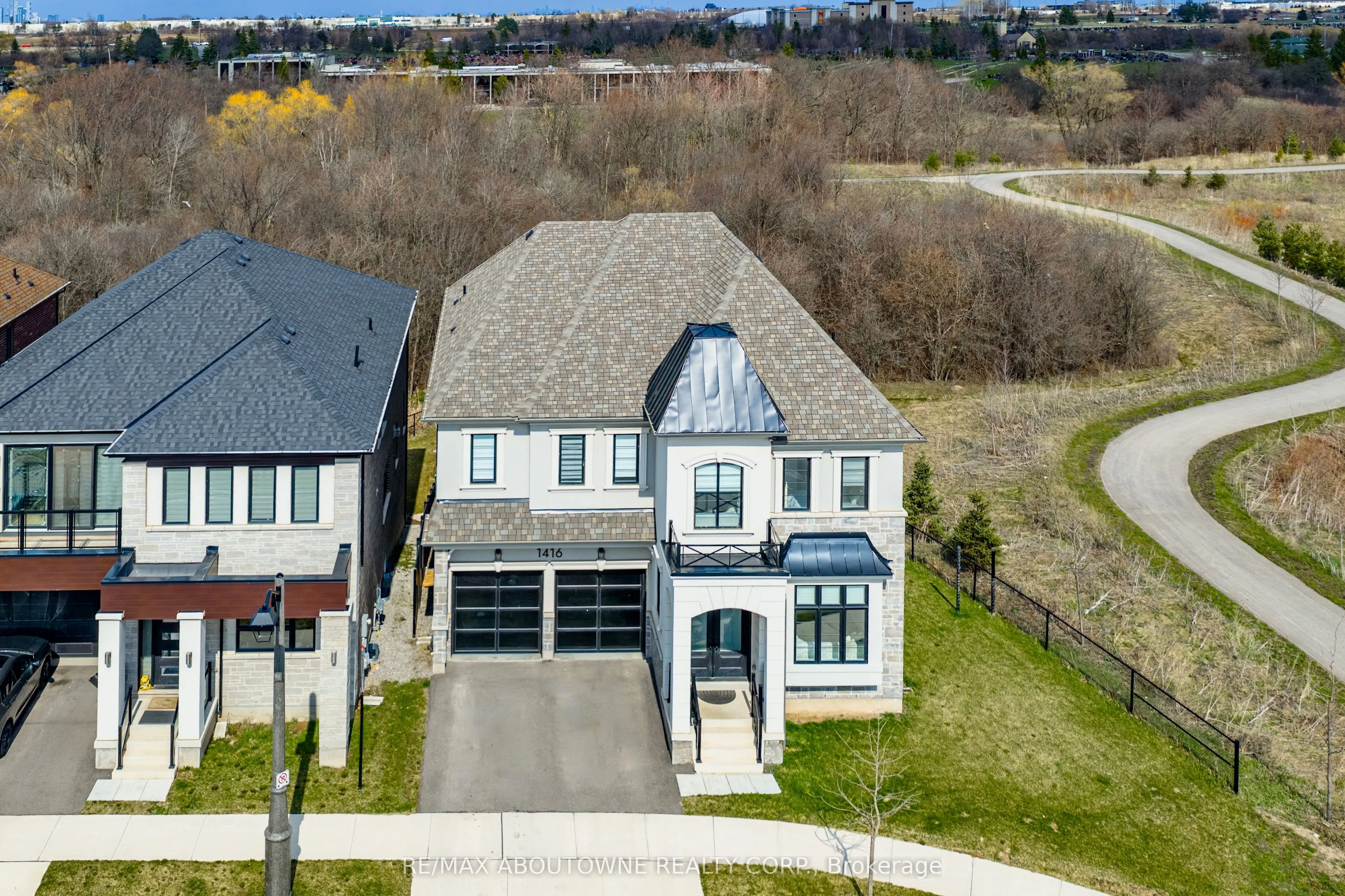 1416 Ford Strathy Crescent