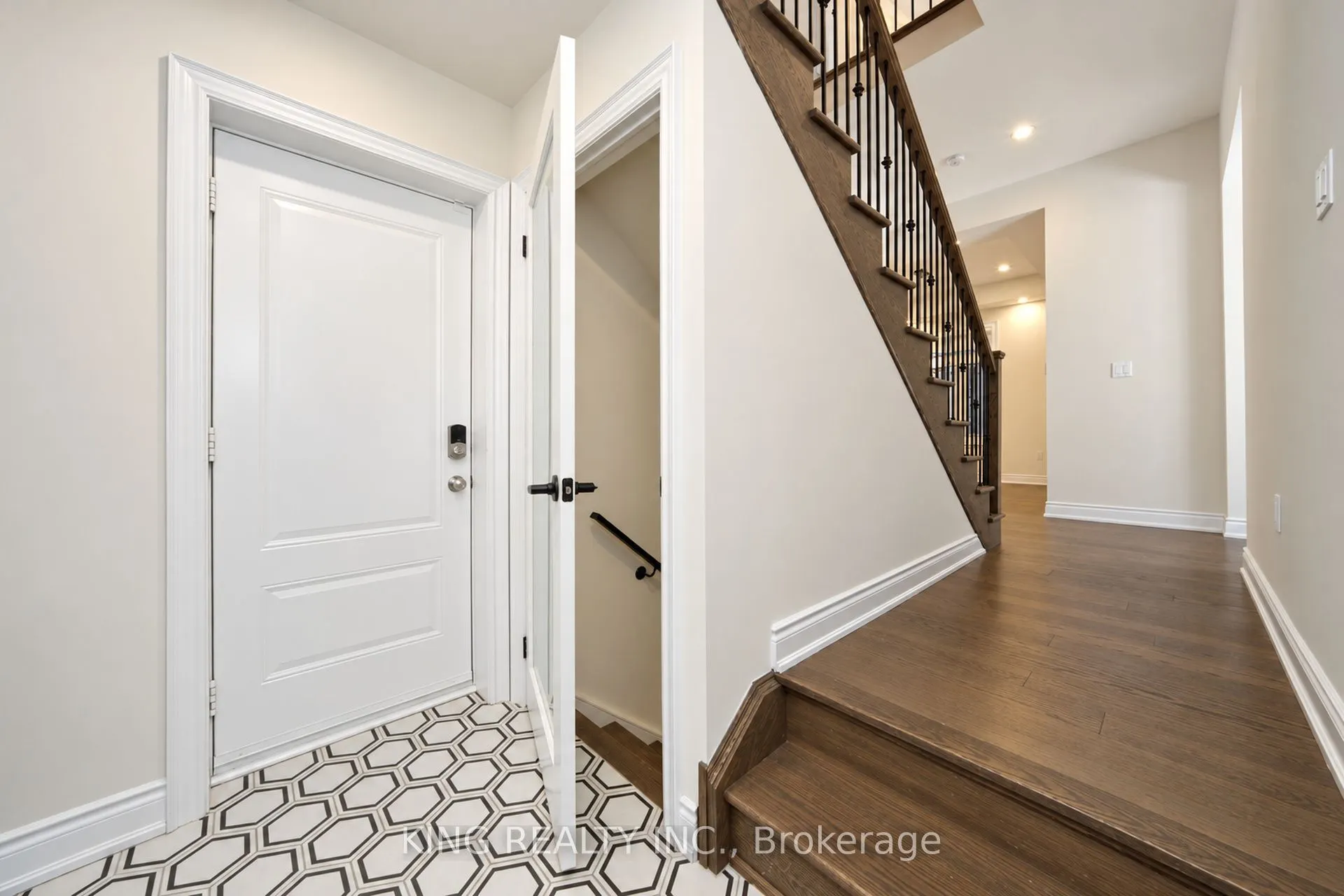 2359 Irene Crescent
