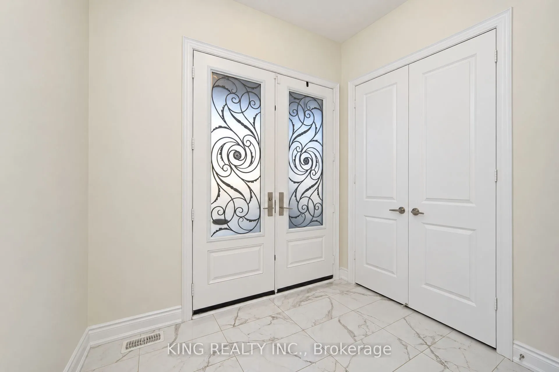 2359 Irene Crescent