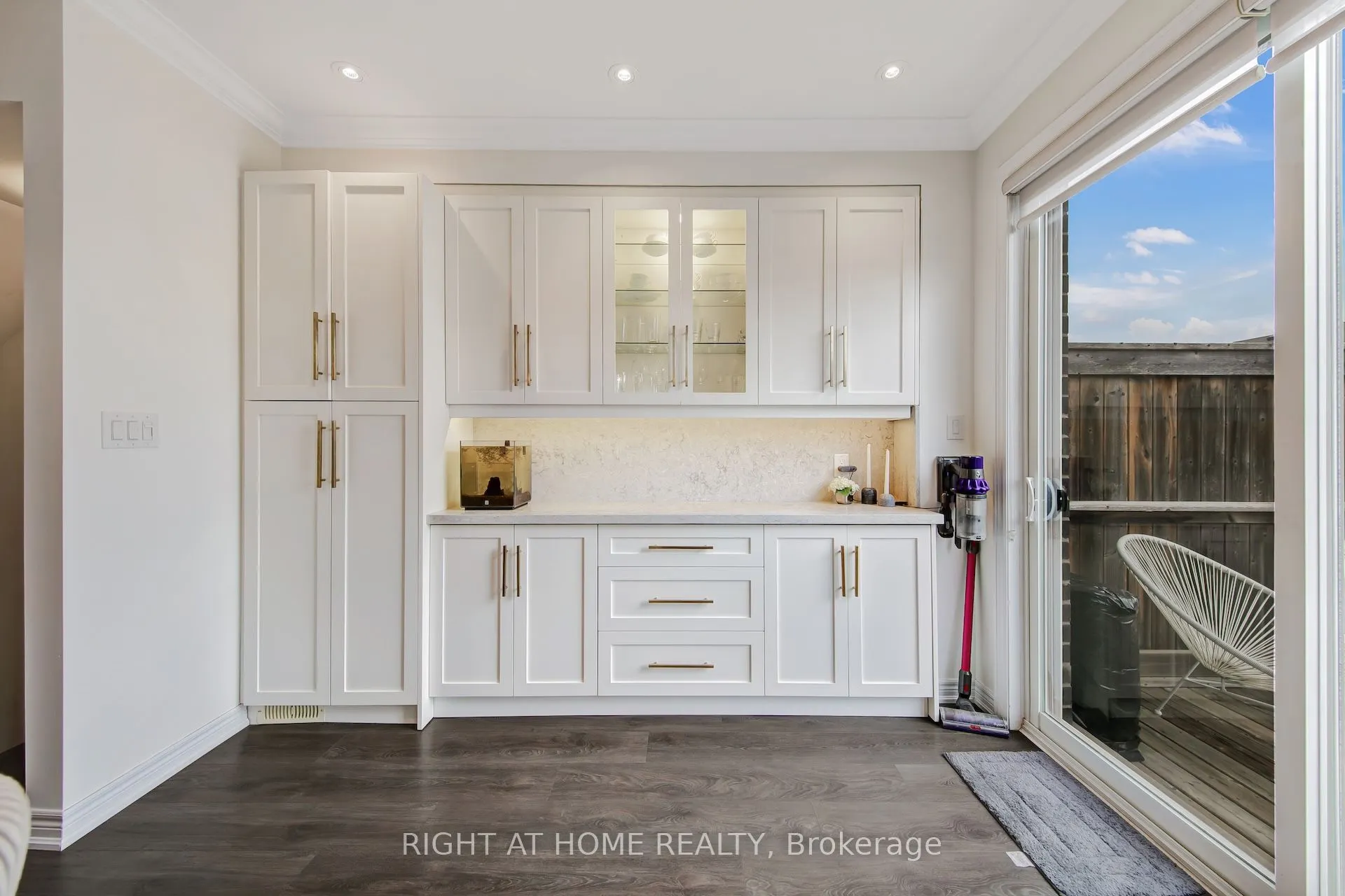 408 Belcourt Common