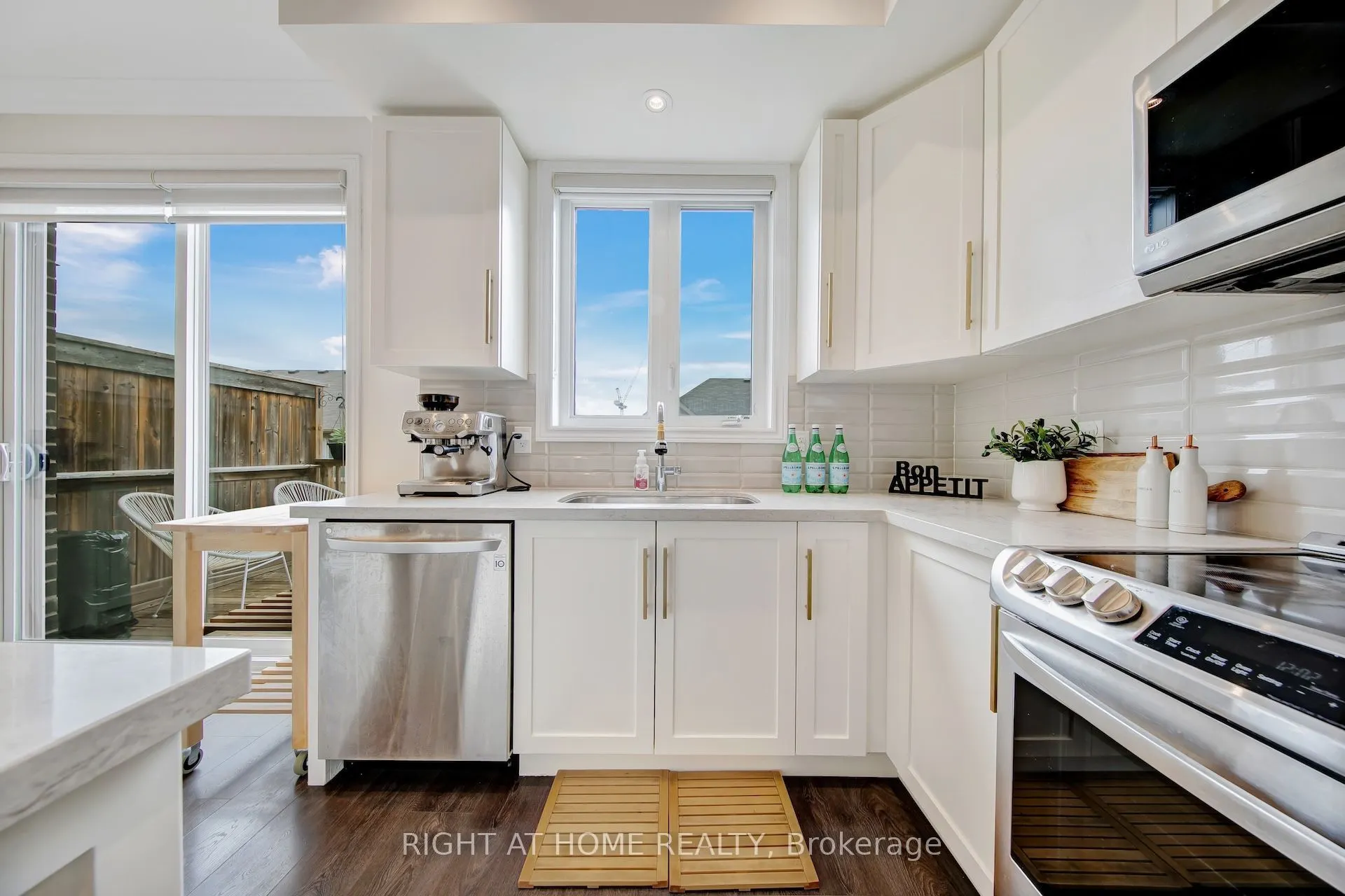 408 Belcourt Common