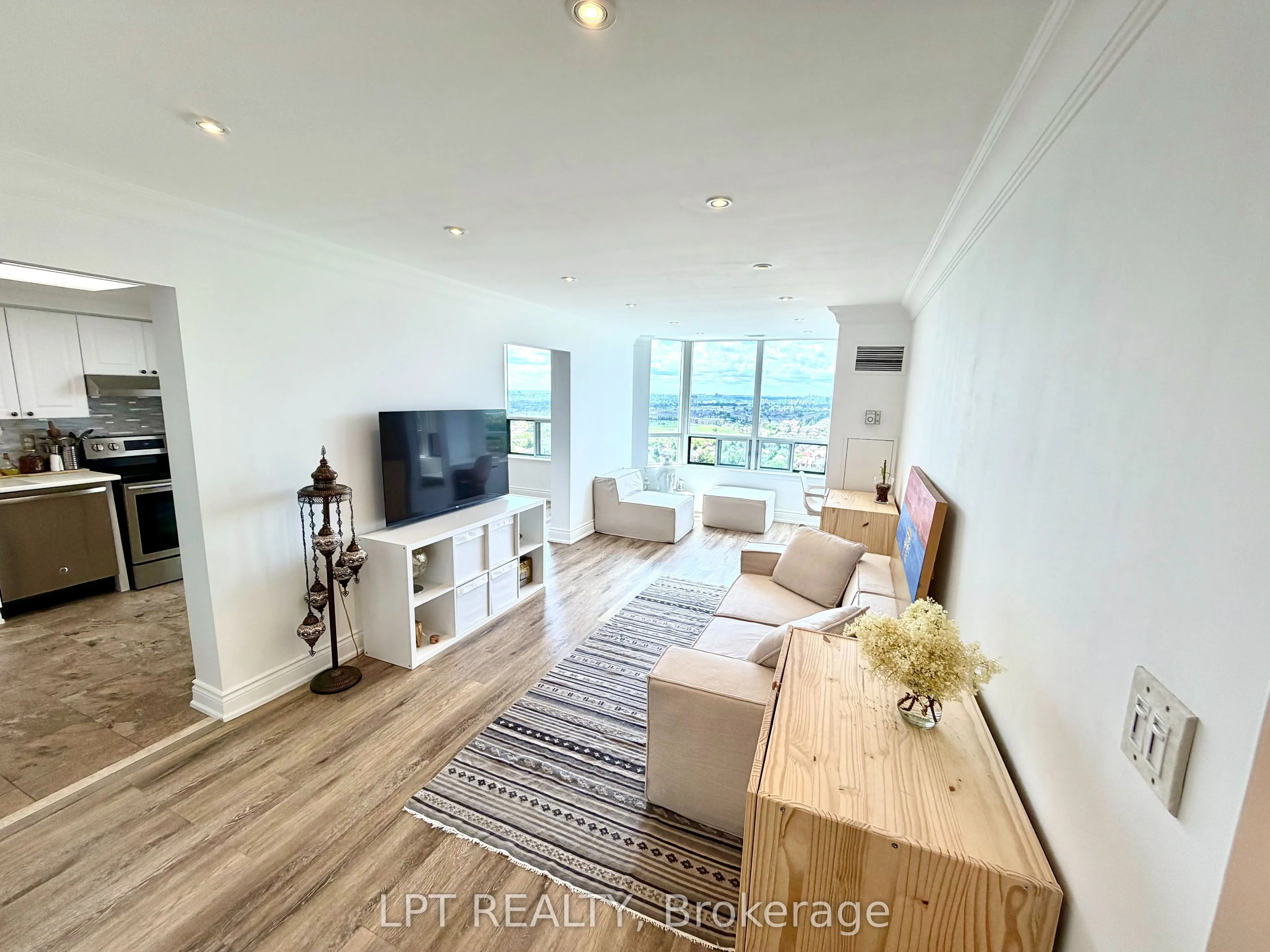 135 Hillcrest Avenue #2307