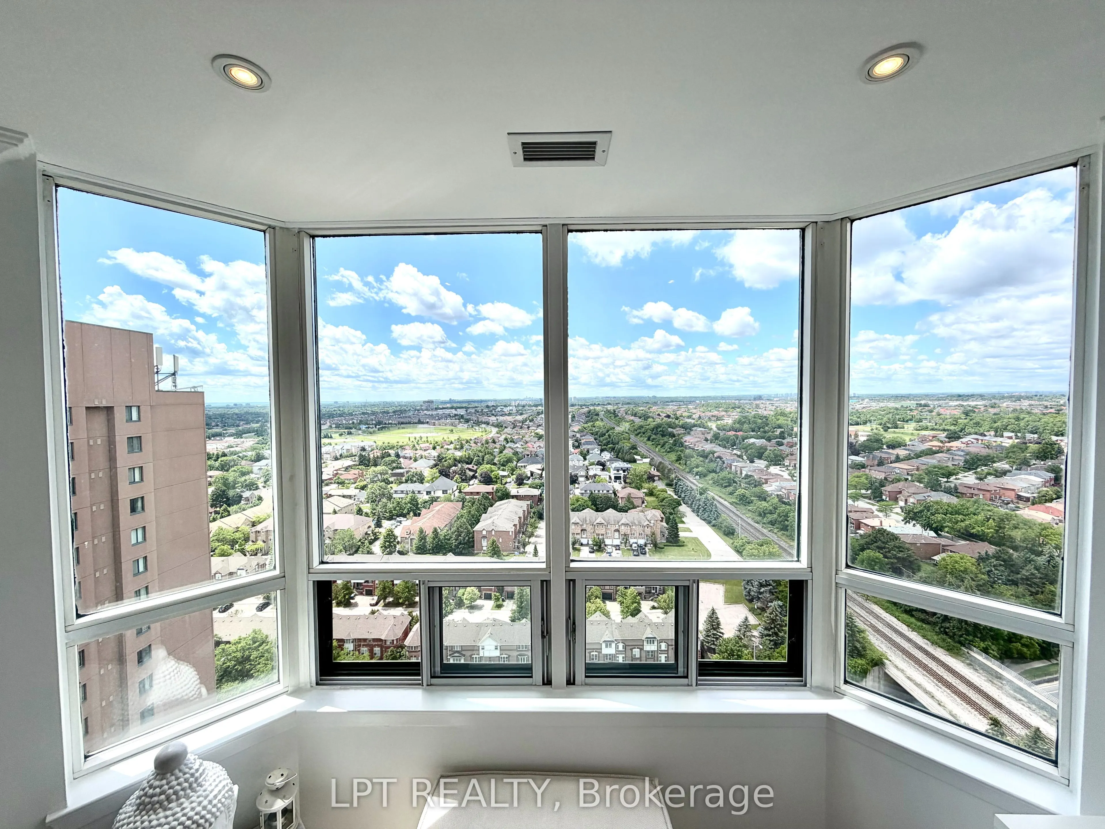 135 Hillcrest Avenue #2307
