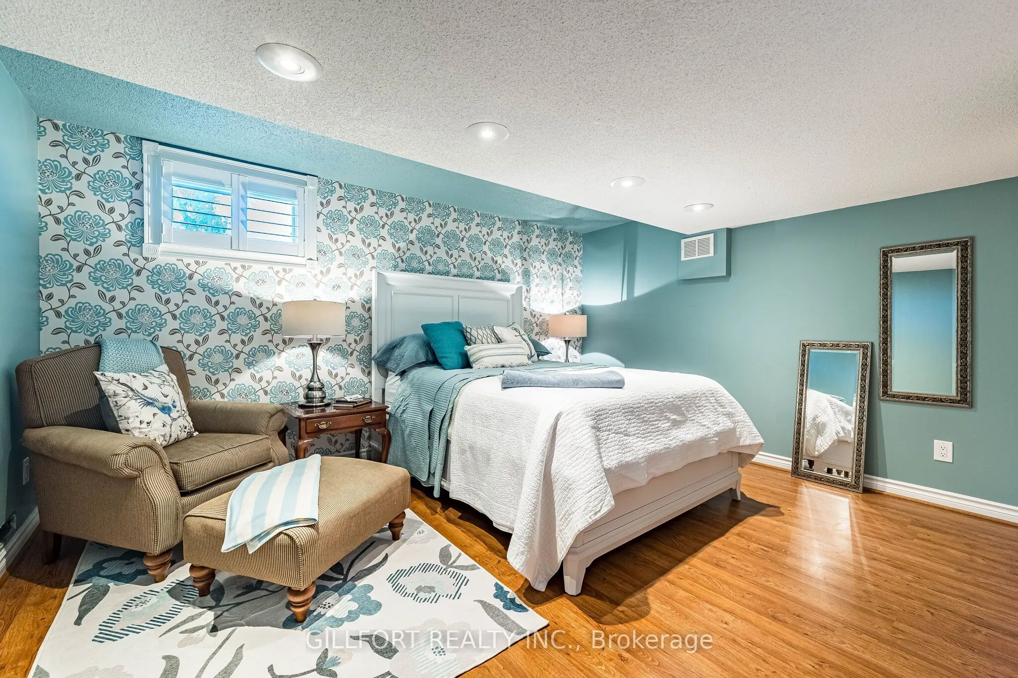 3742 Mayfield Road