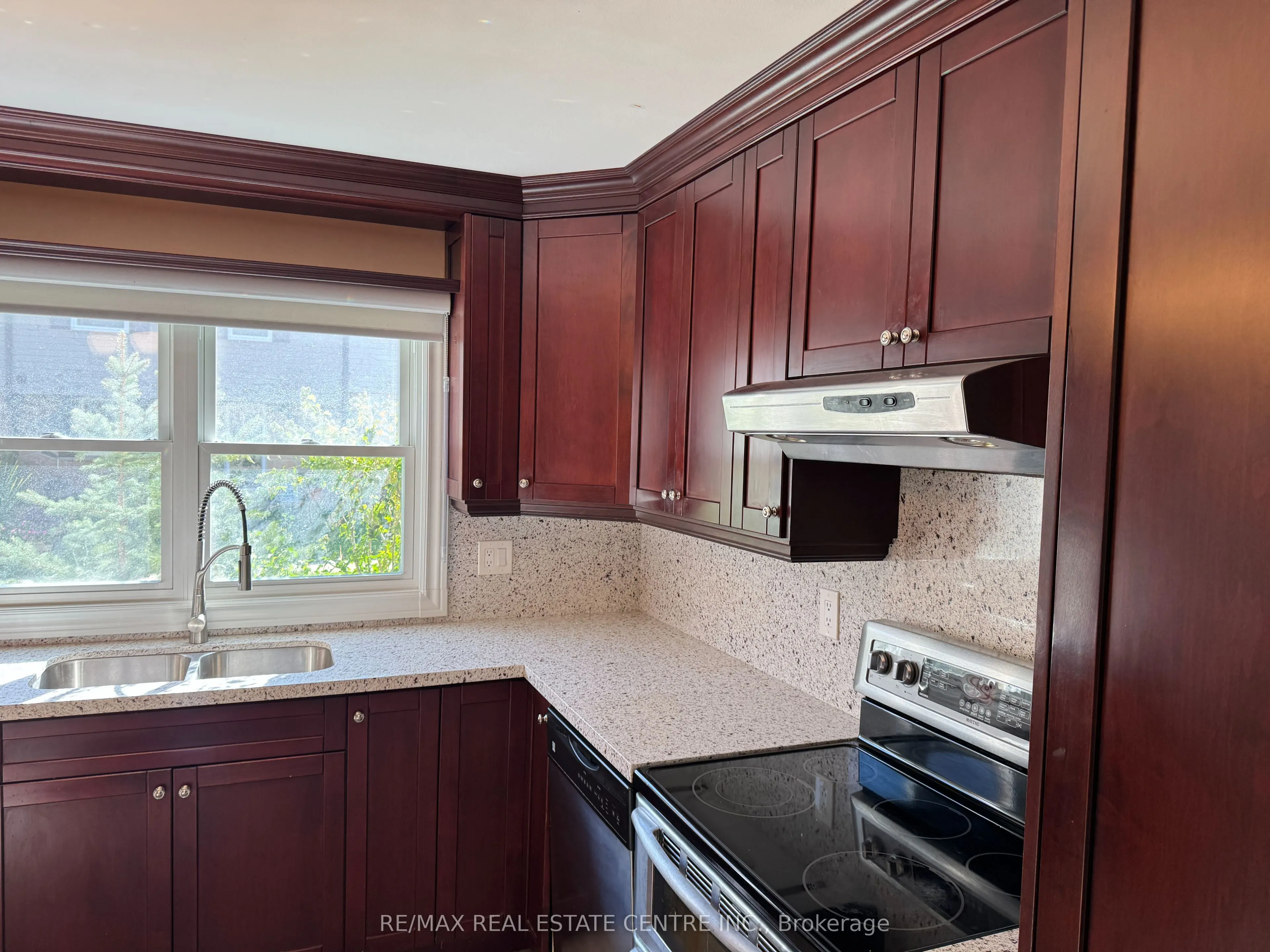 2825 Gananoque Drive #12