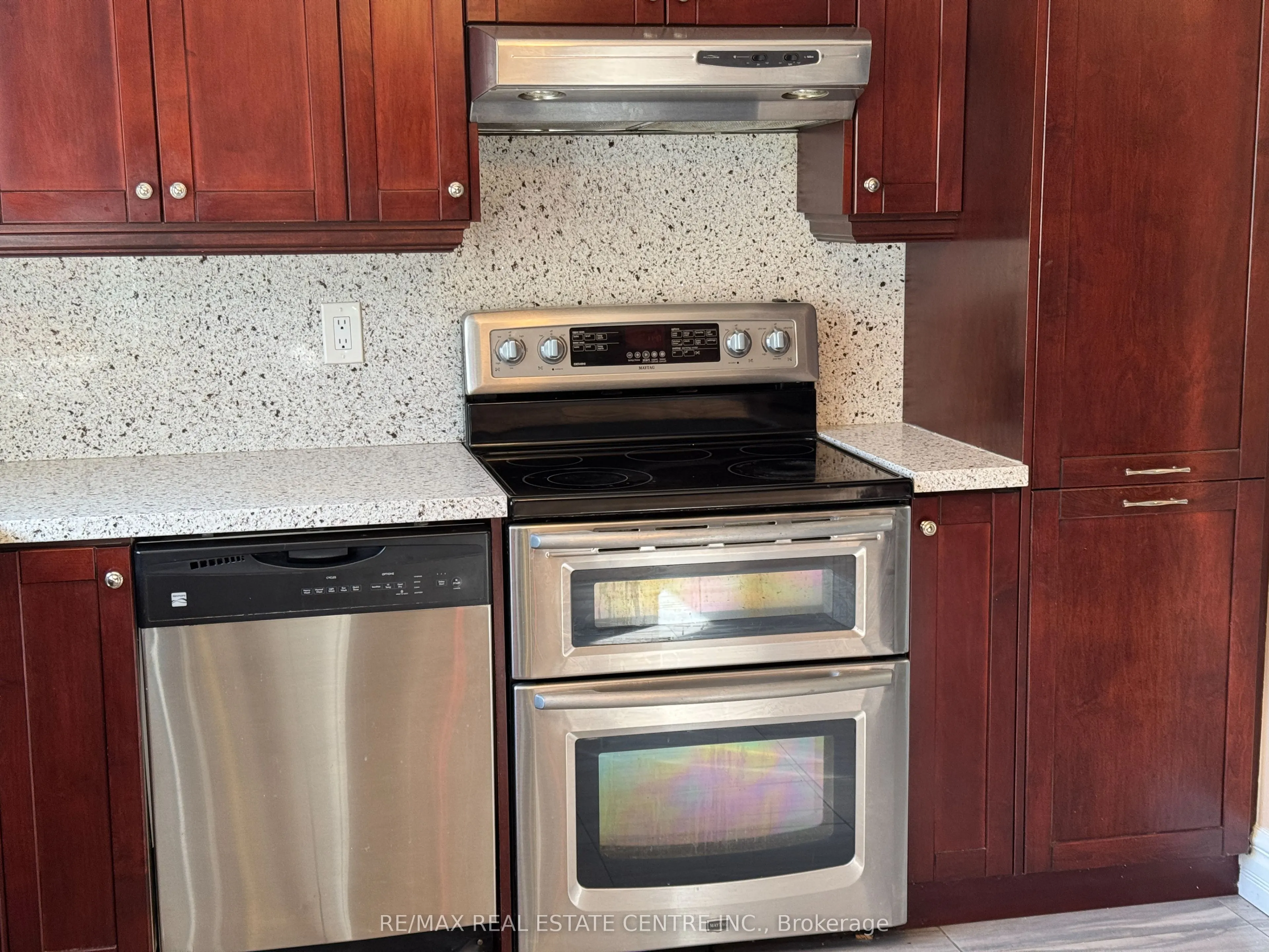 2825 Gananoque Drive #12