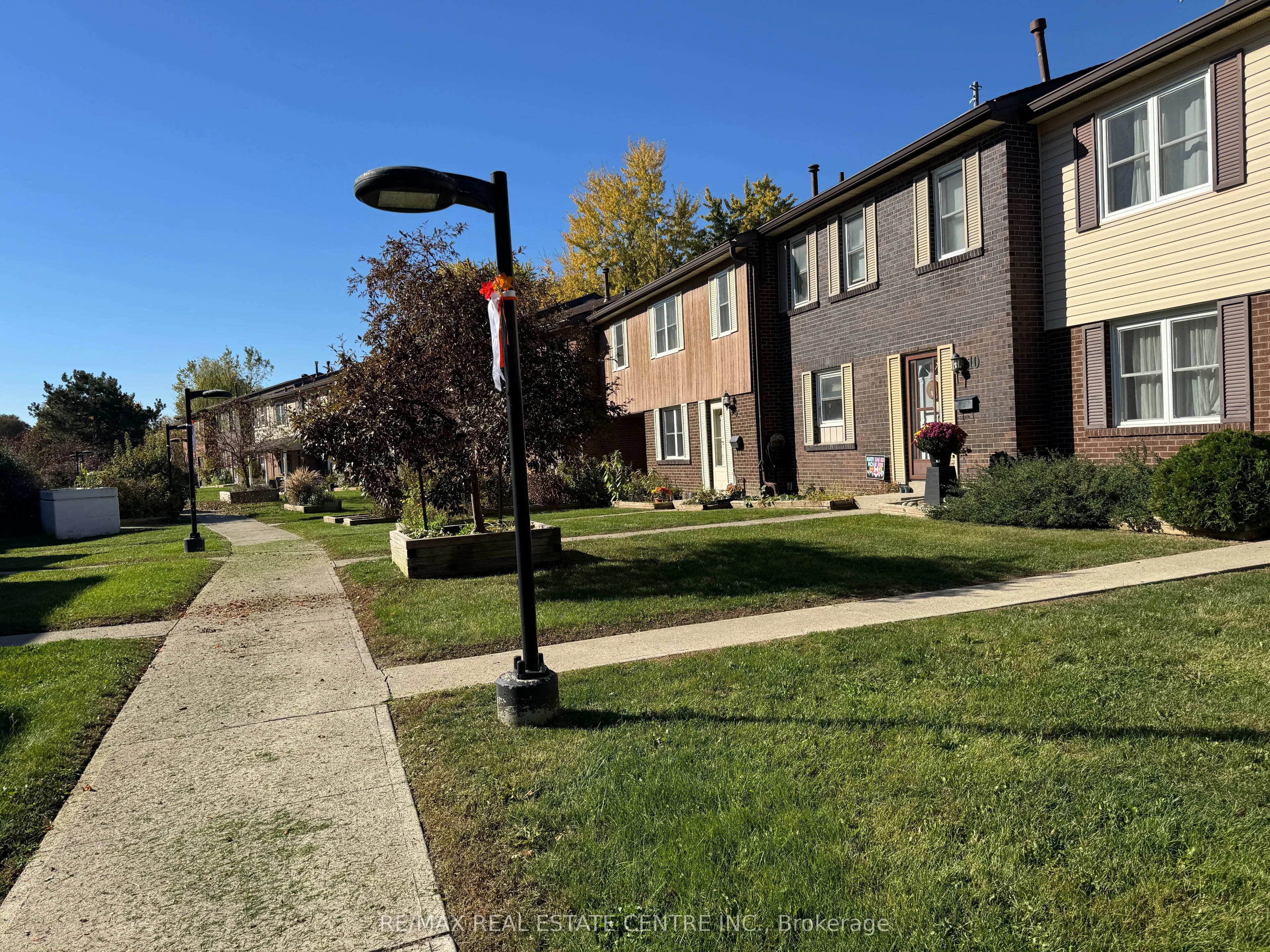2825 Gananoque Drive #12